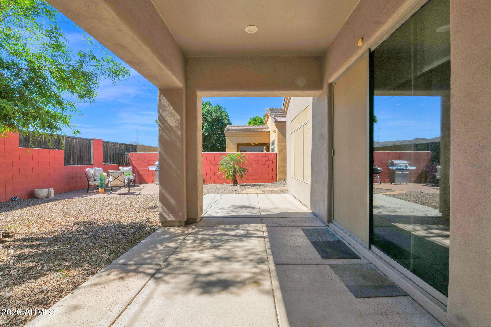 3917 E CARTER Drive