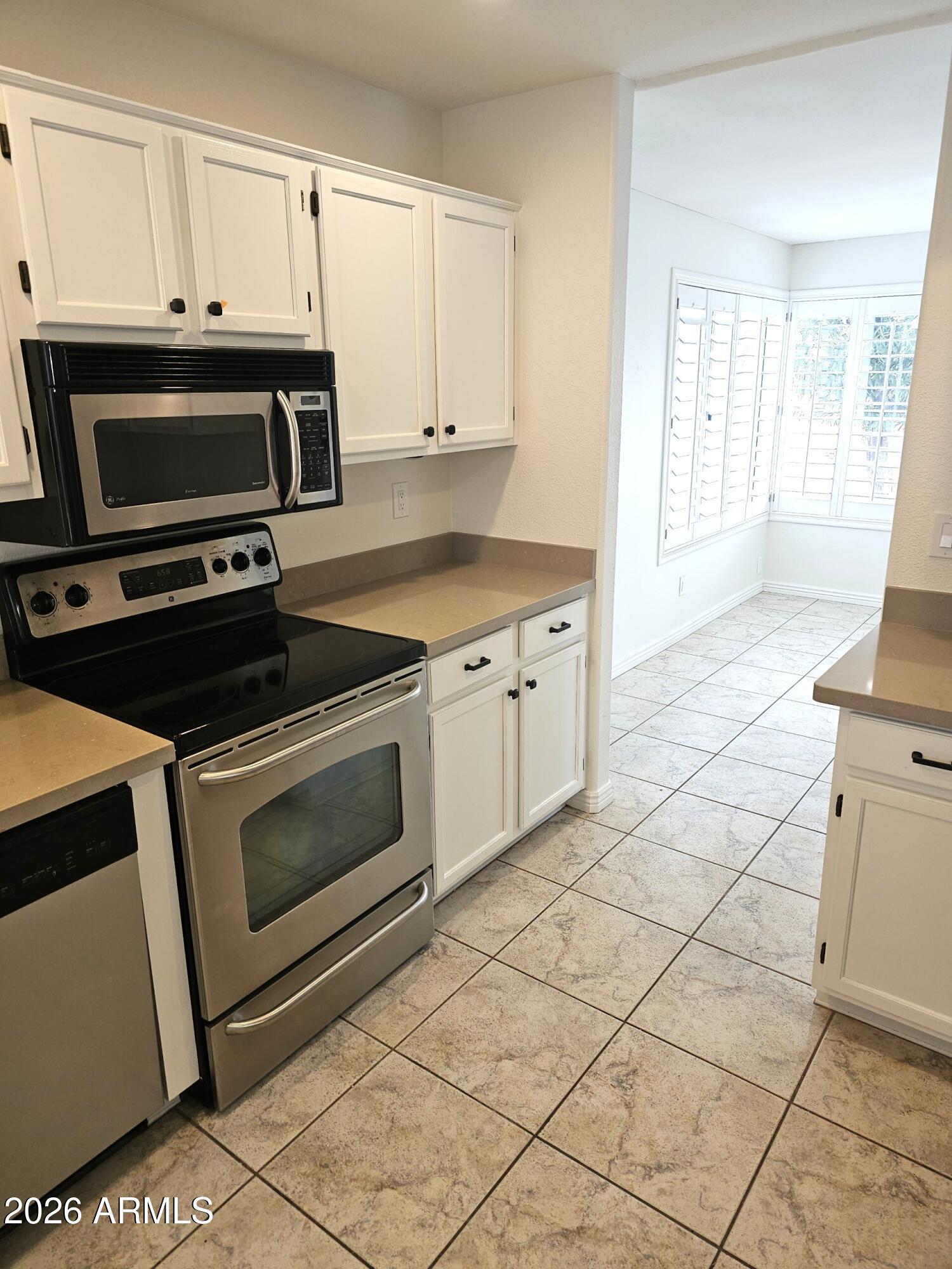 13645 S 38TH Place