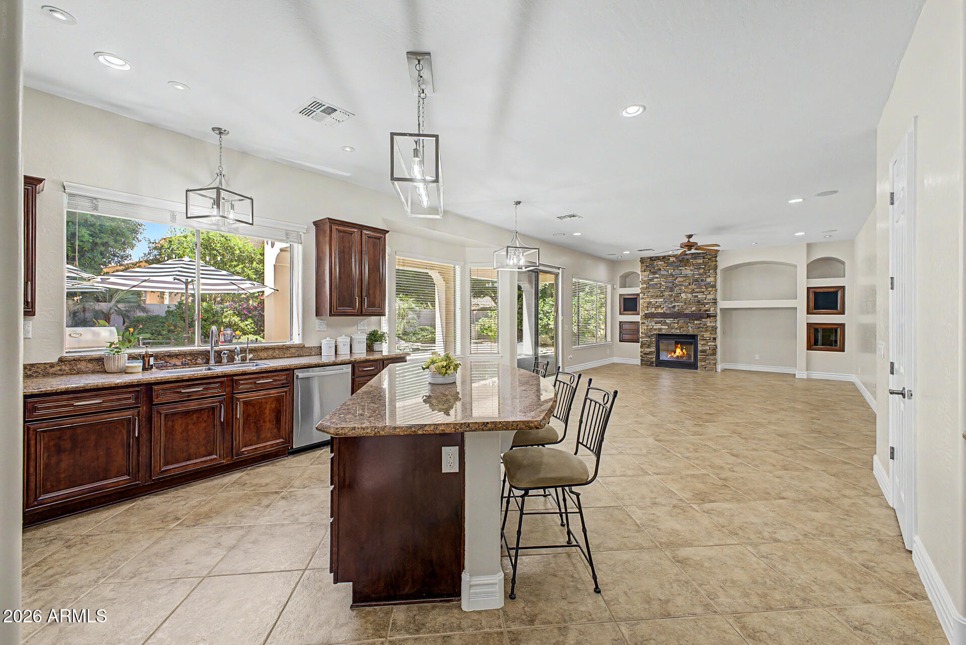 1563 W KAIBAB Drive