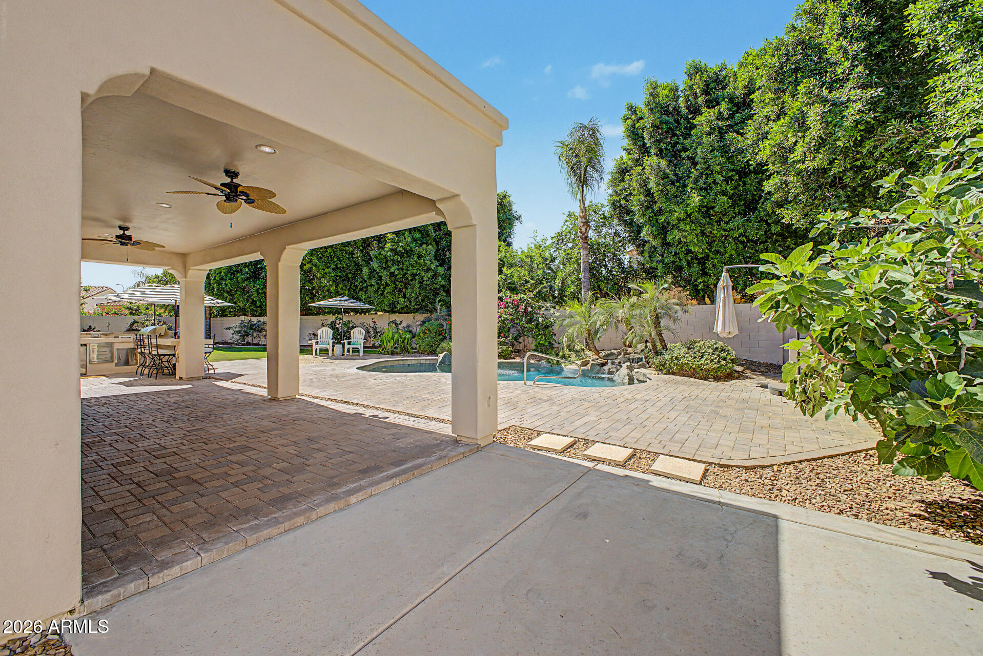 1563 W KAIBAB Drive
