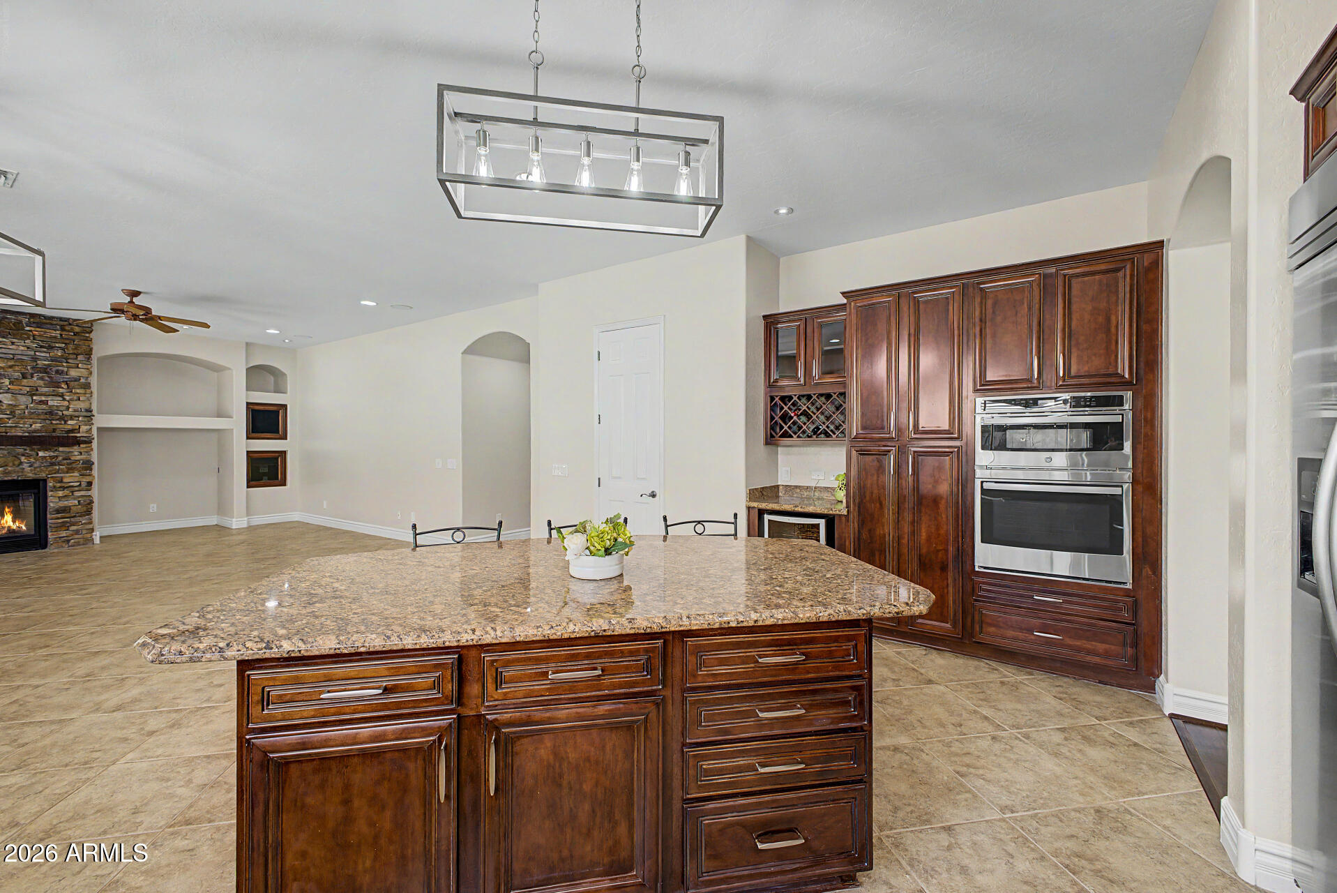 1563 W KAIBAB Drive