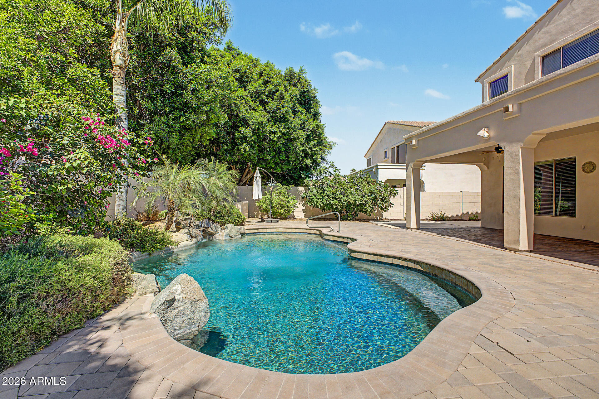1563 W KAIBAB Drive
