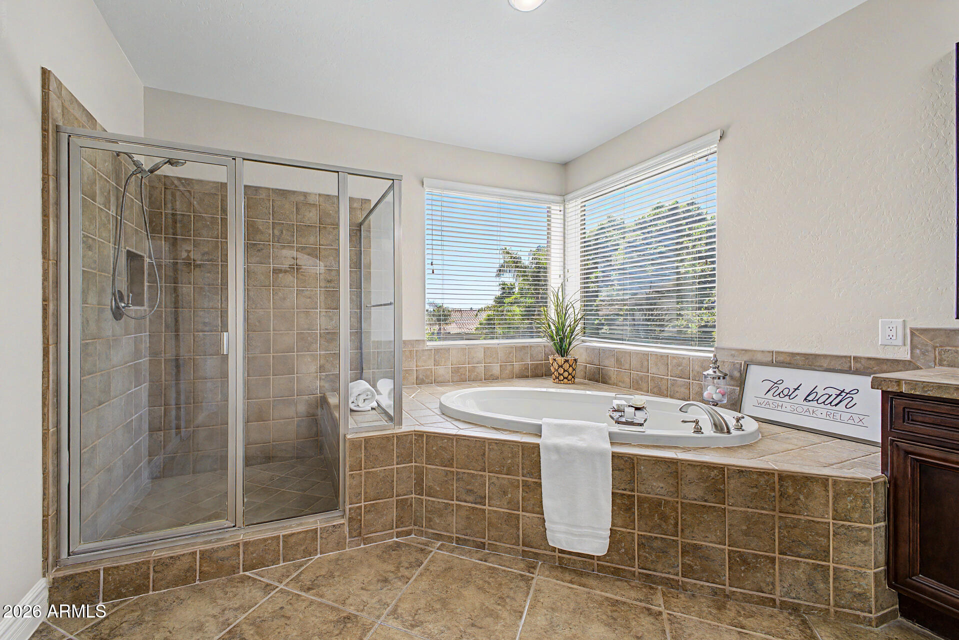 1563 W KAIBAB Drive