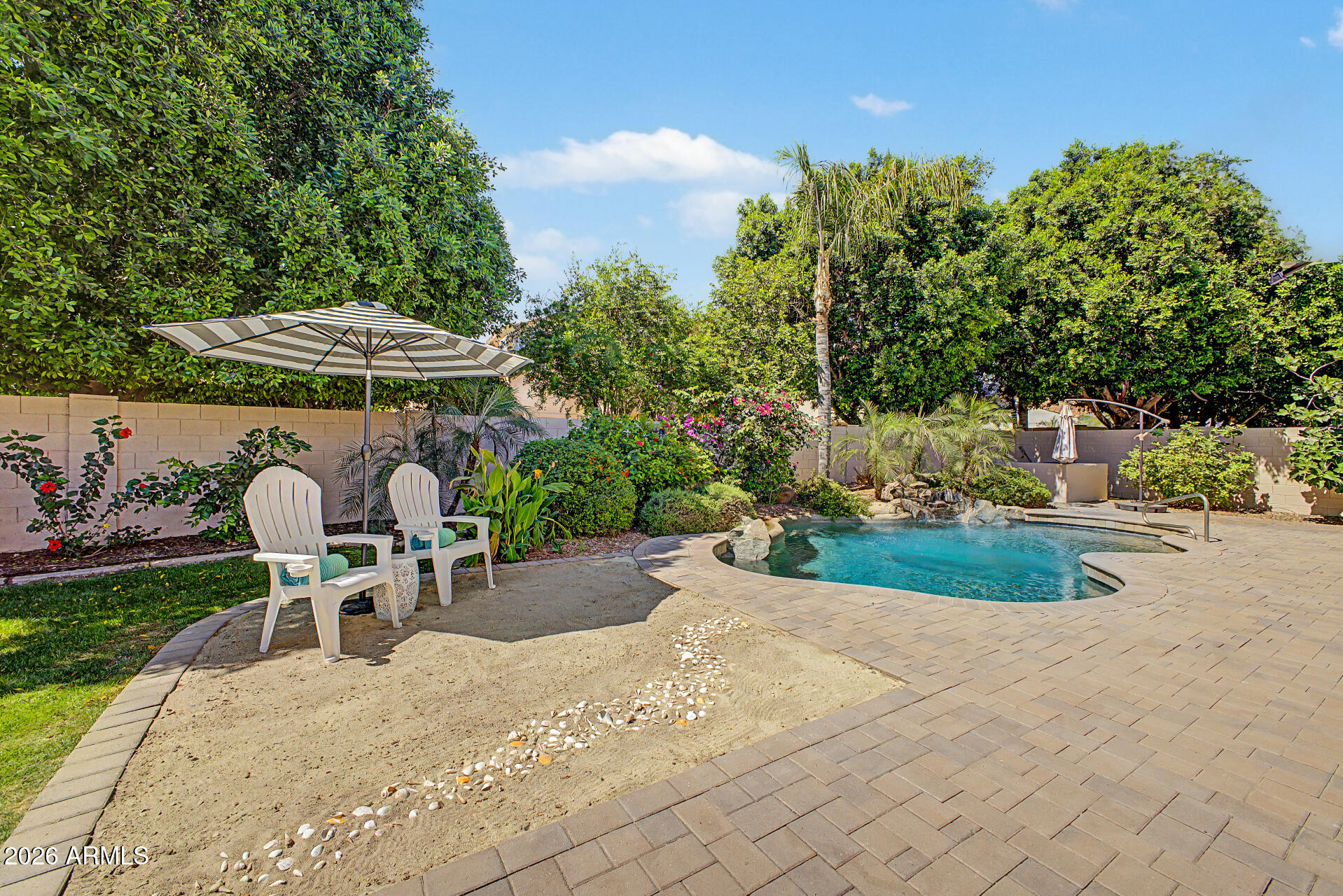 1563 W KAIBAB Drive