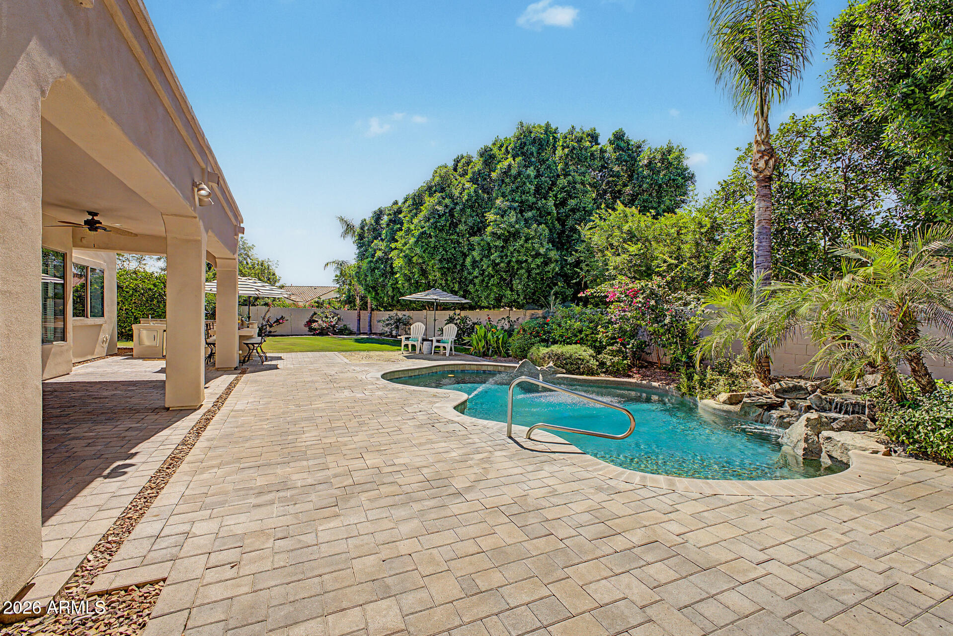 1563 W KAIBAB Drive