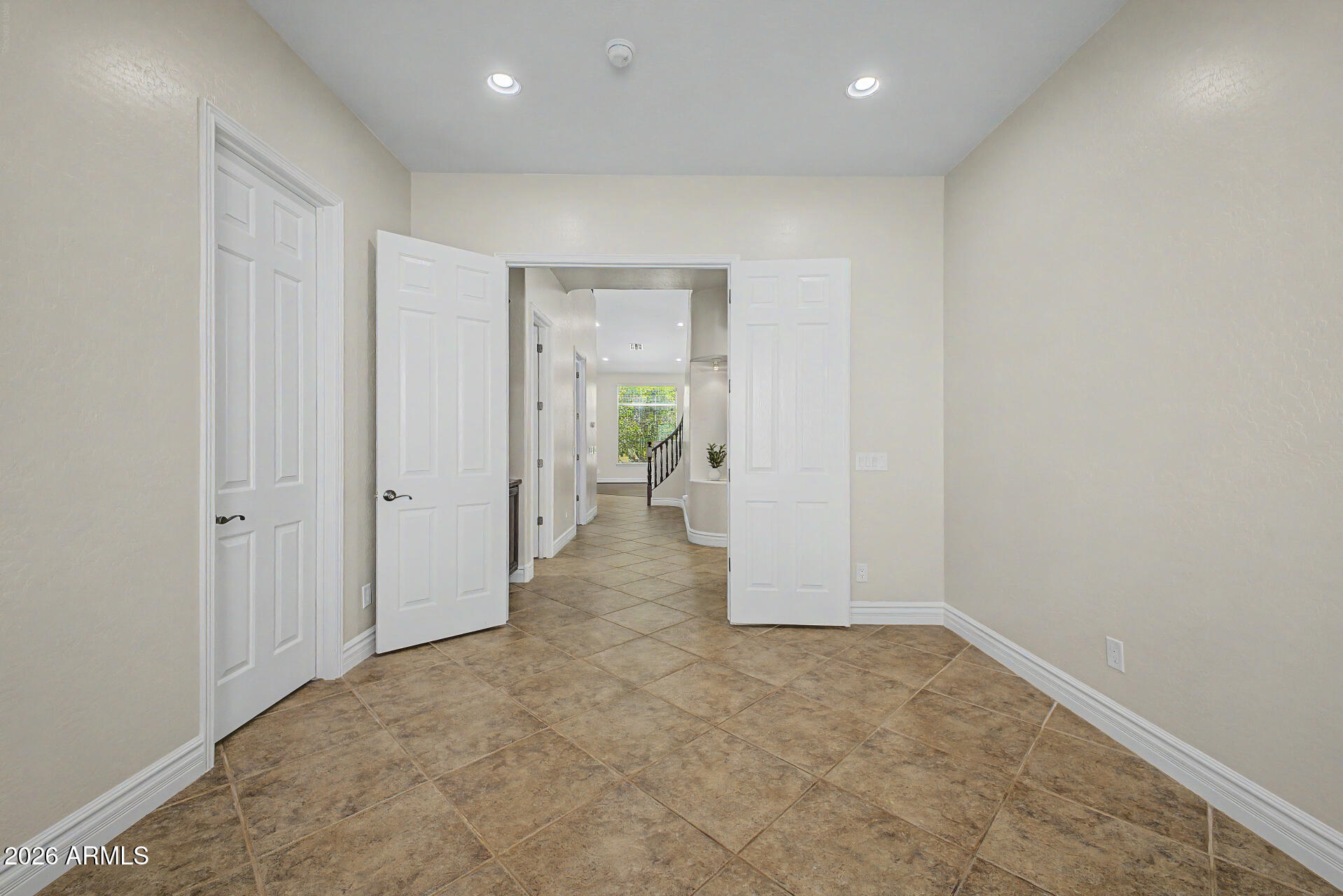 1563 W KAIBAB Drive