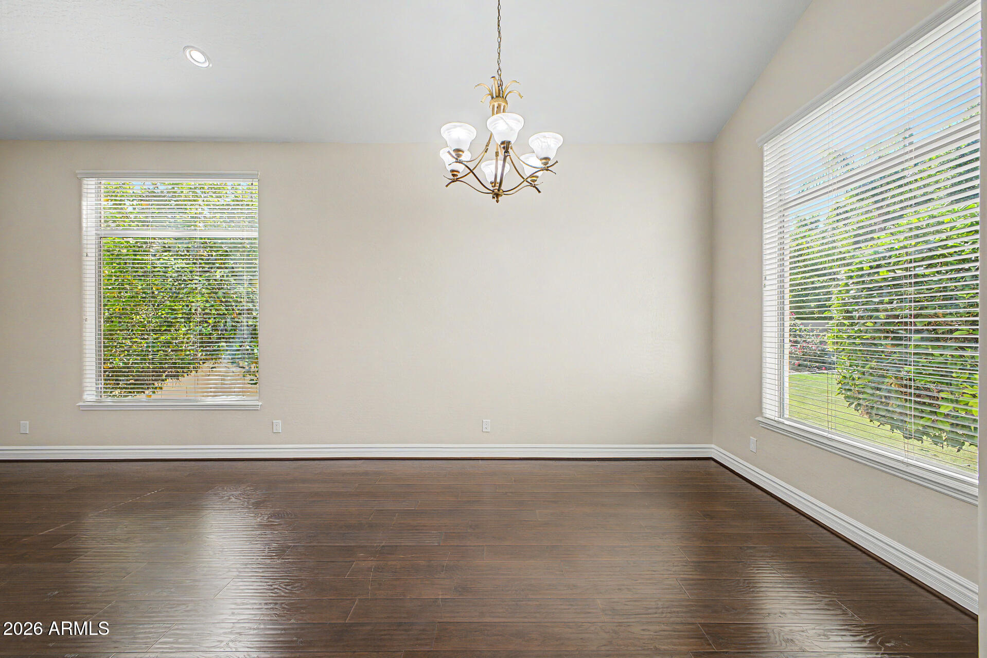 1563 W KAIBAB Drive