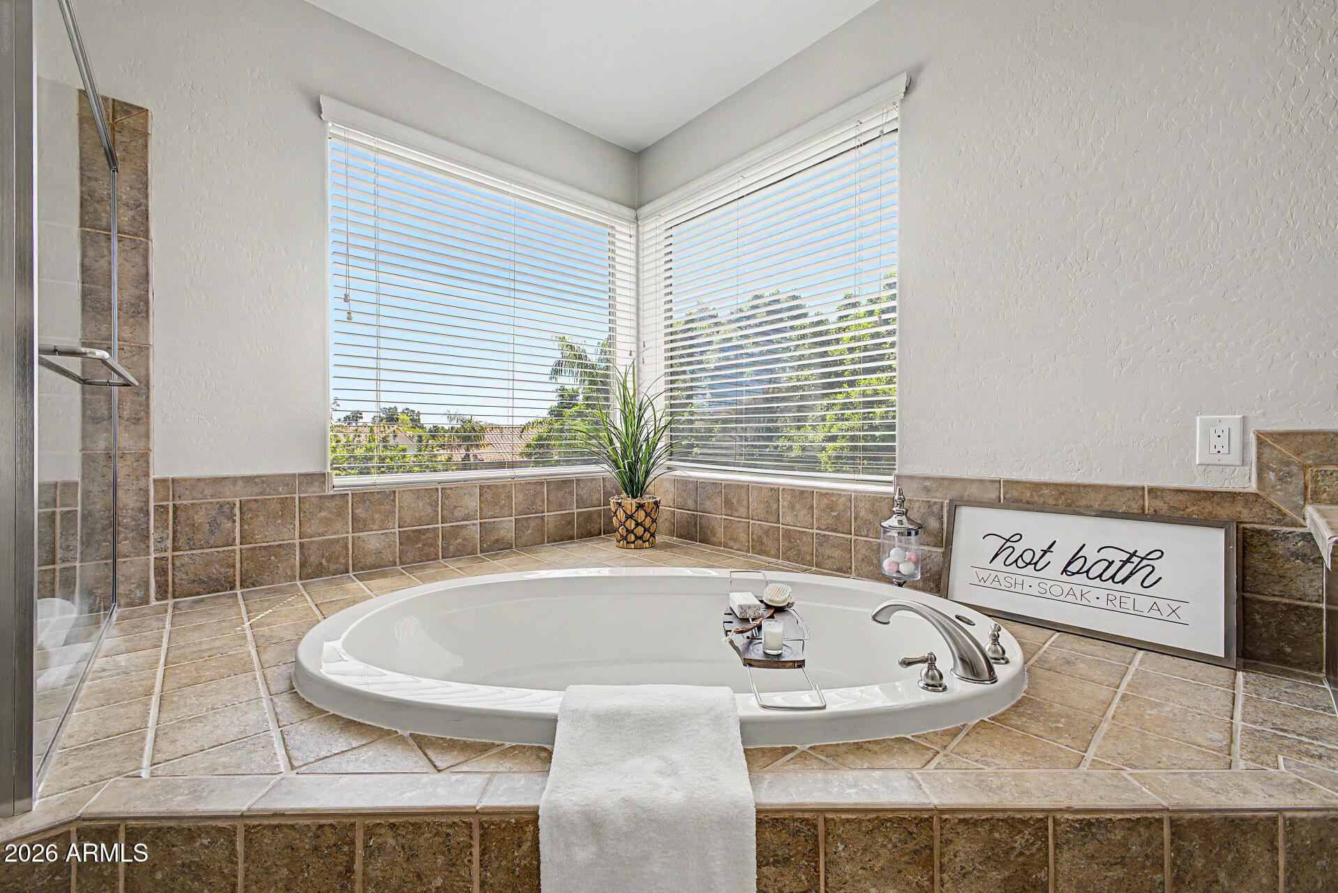 1563 W KAIBAB Drive