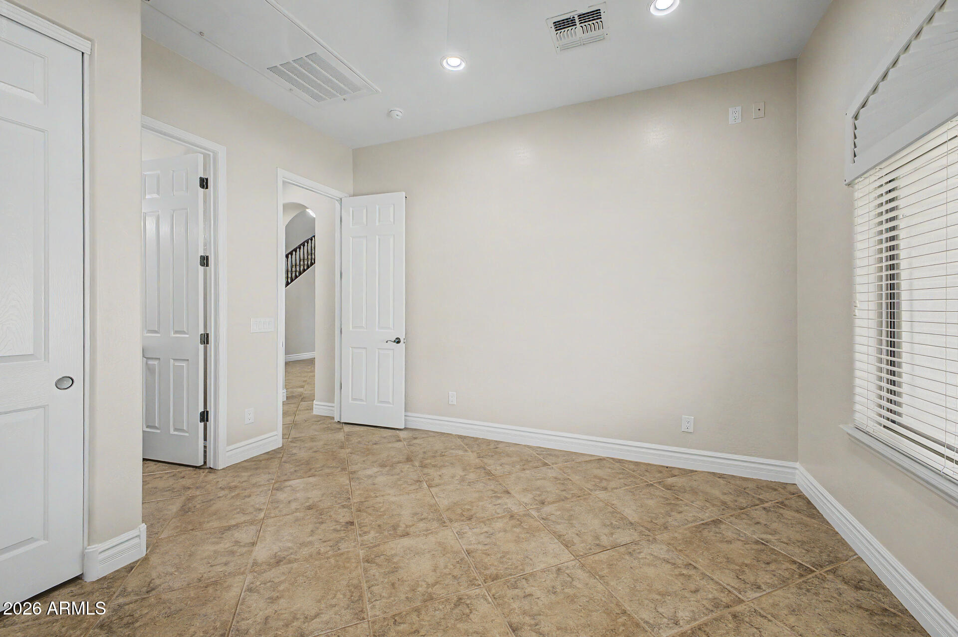 1563 W KAIBAB Drive