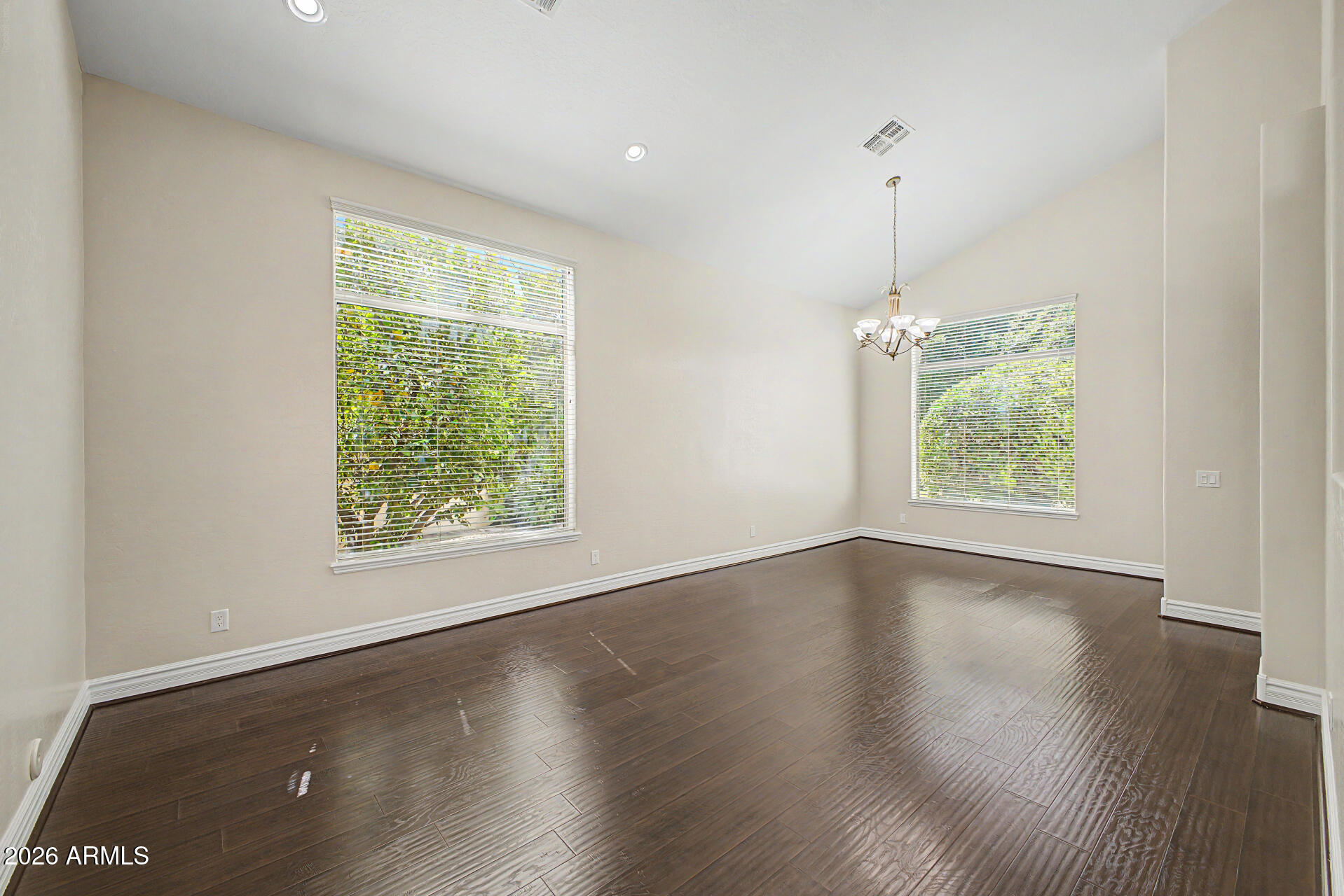 1563 W KAIBAB Drive