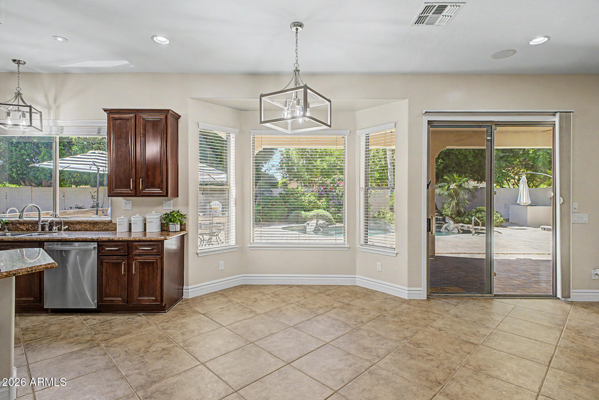 1563 W KAIBAB Drive