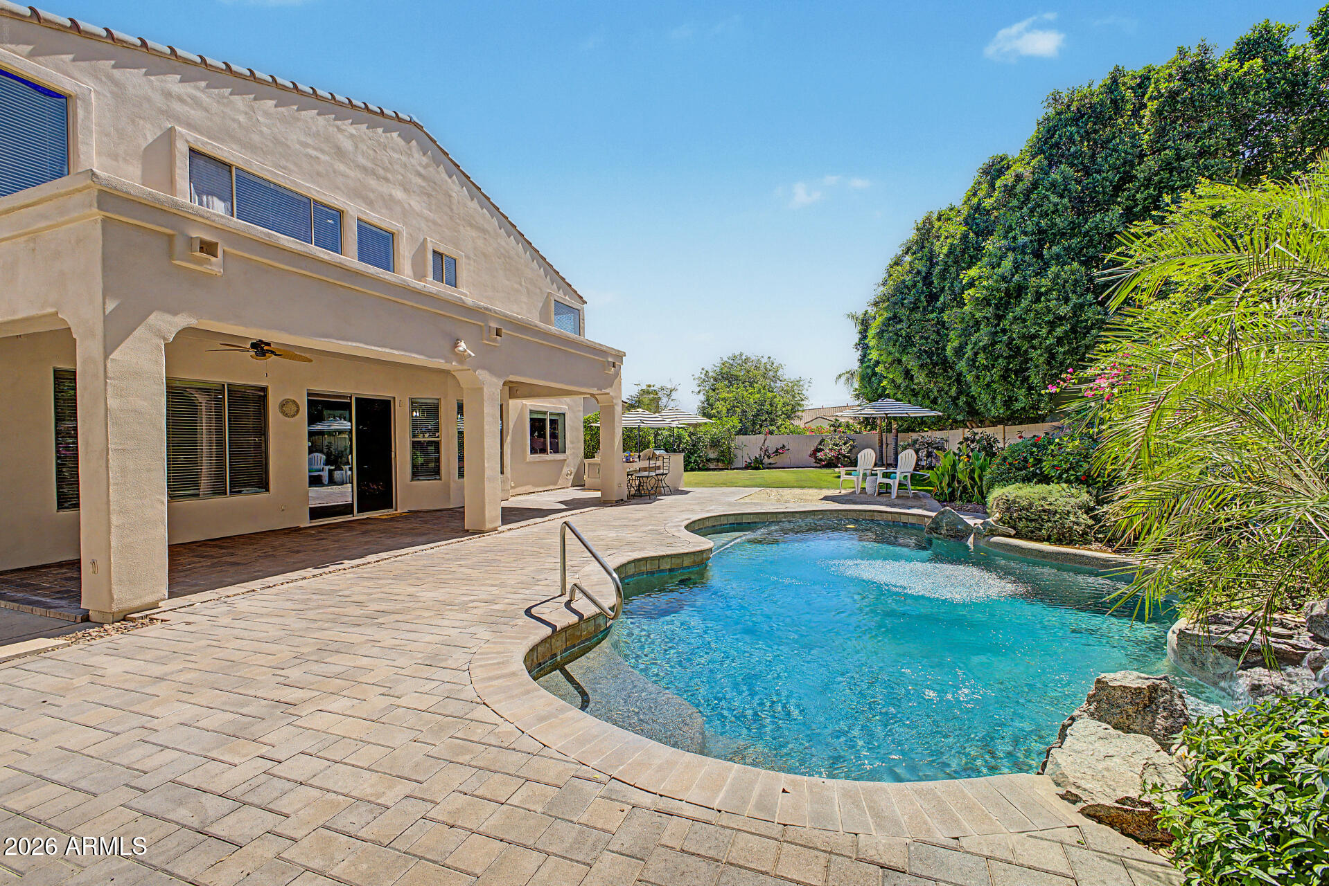 1563 W KAIBAB Drive