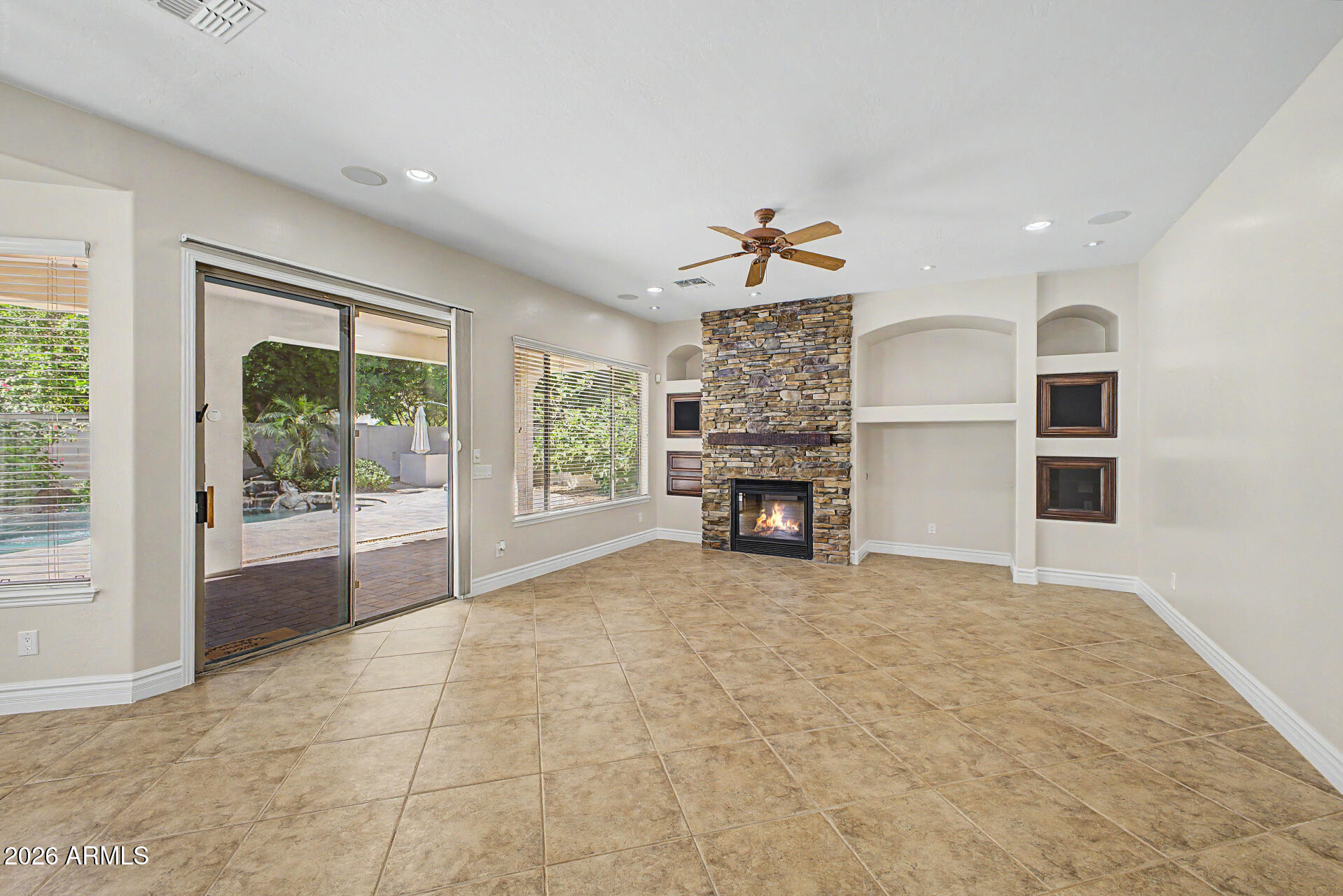 1563 W KAIBAB Drive