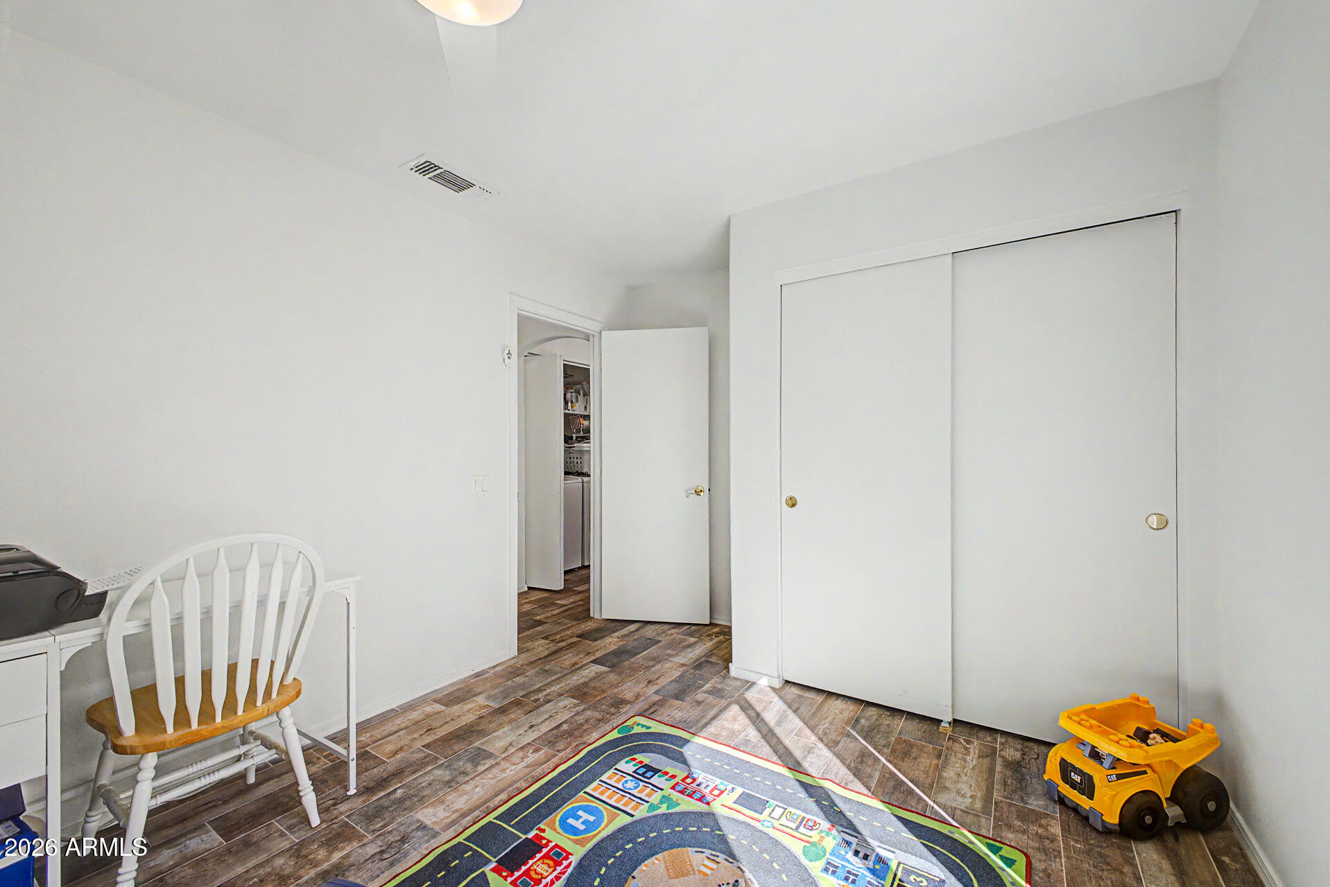 890 N CHOLLA Street