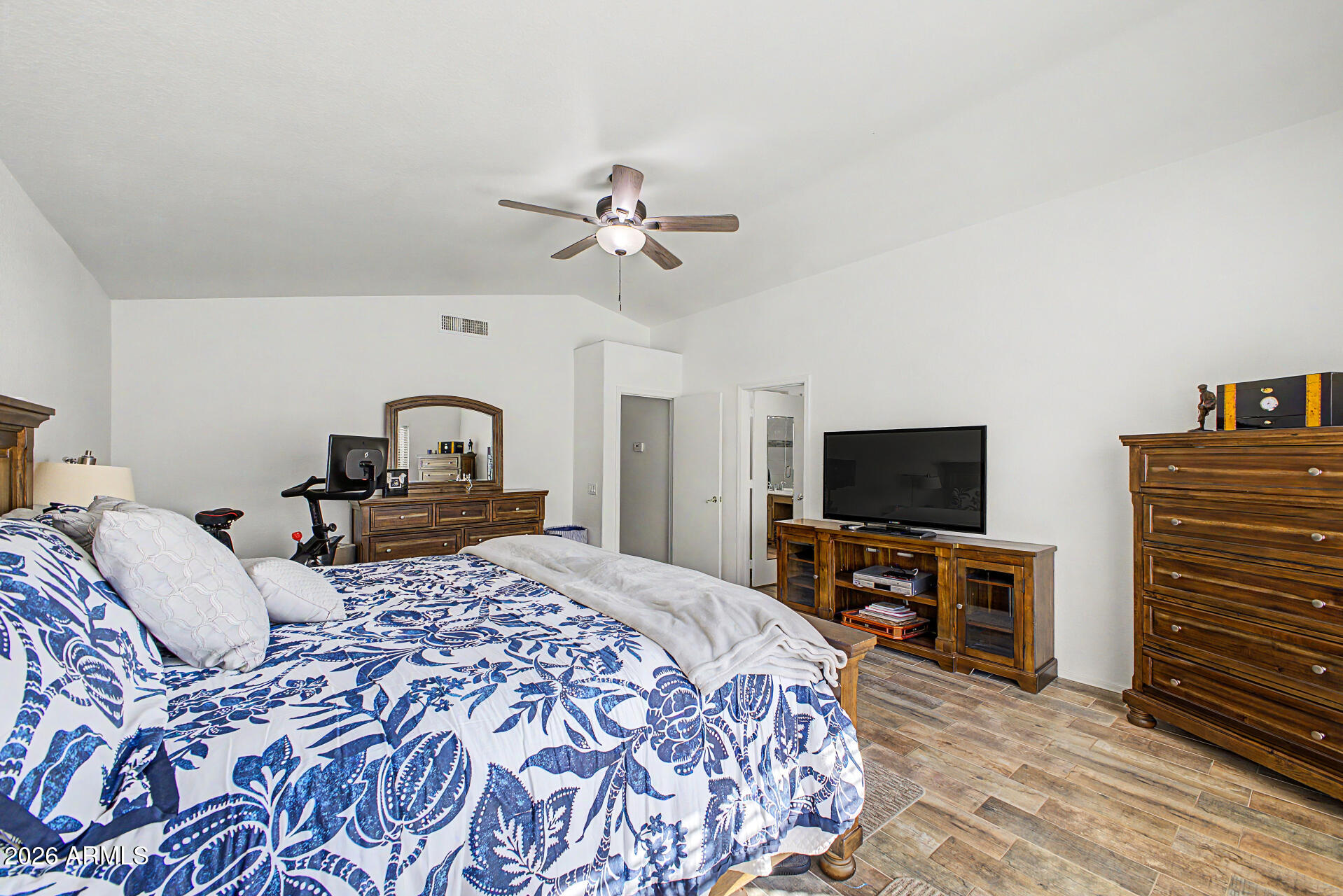 890 N CHOLLA Street