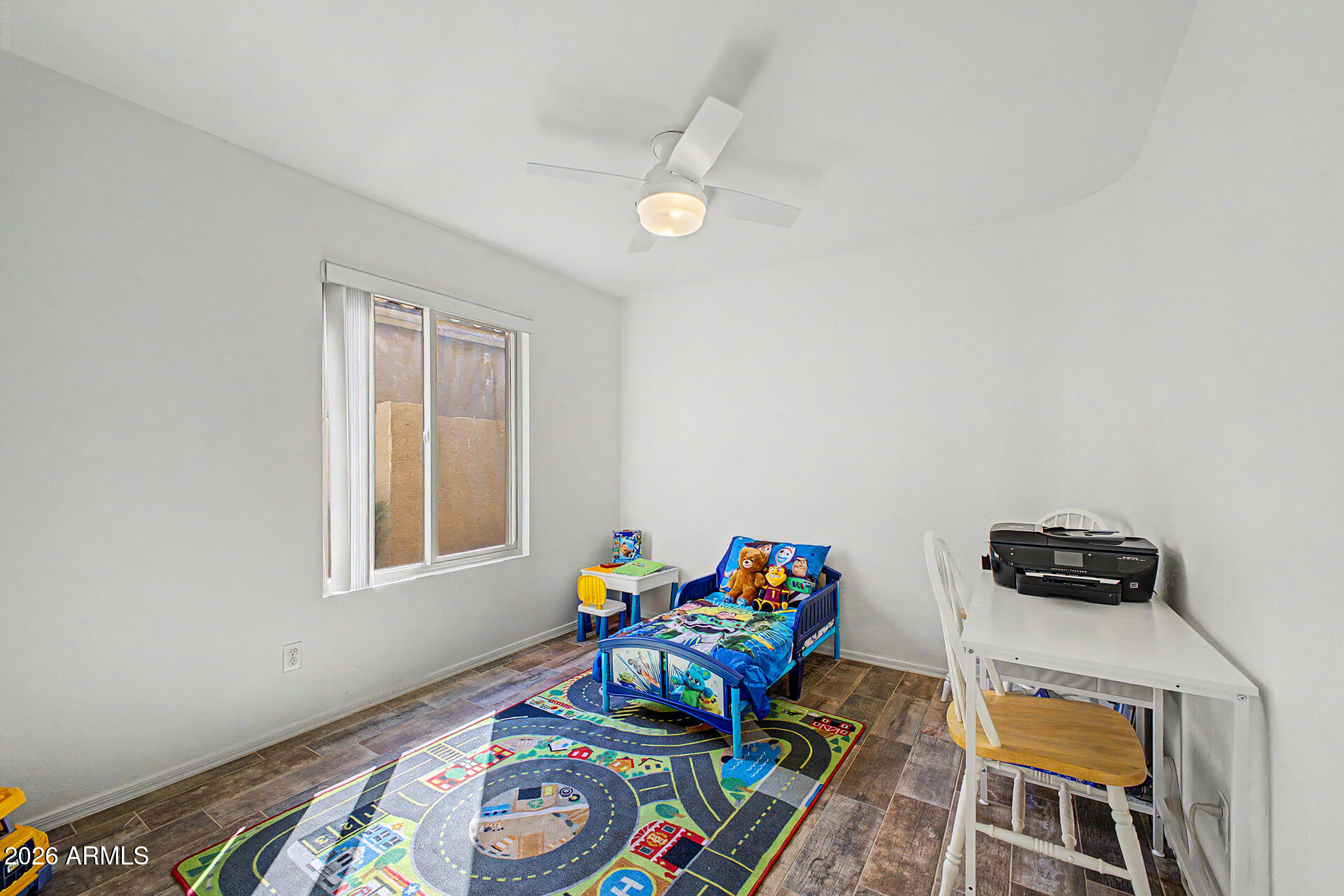 890 N CHOLLA Street