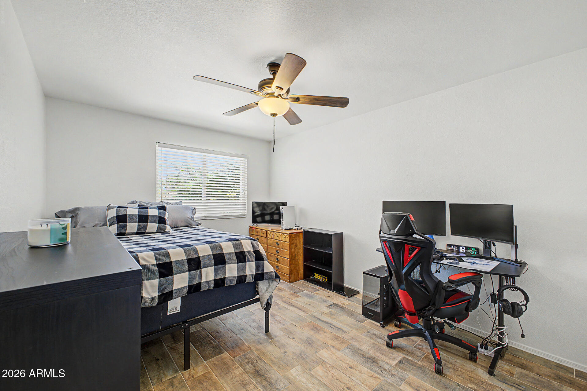 890 N CHOLLA Street