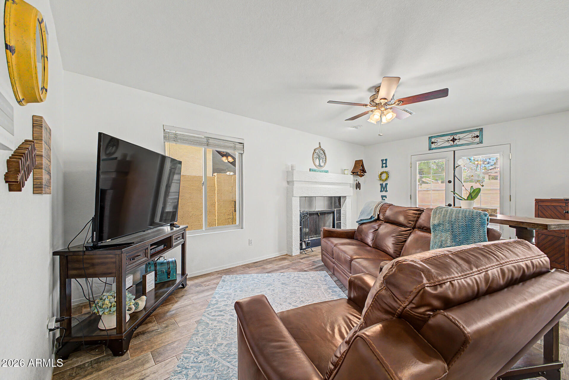890 N CHOLLA Street