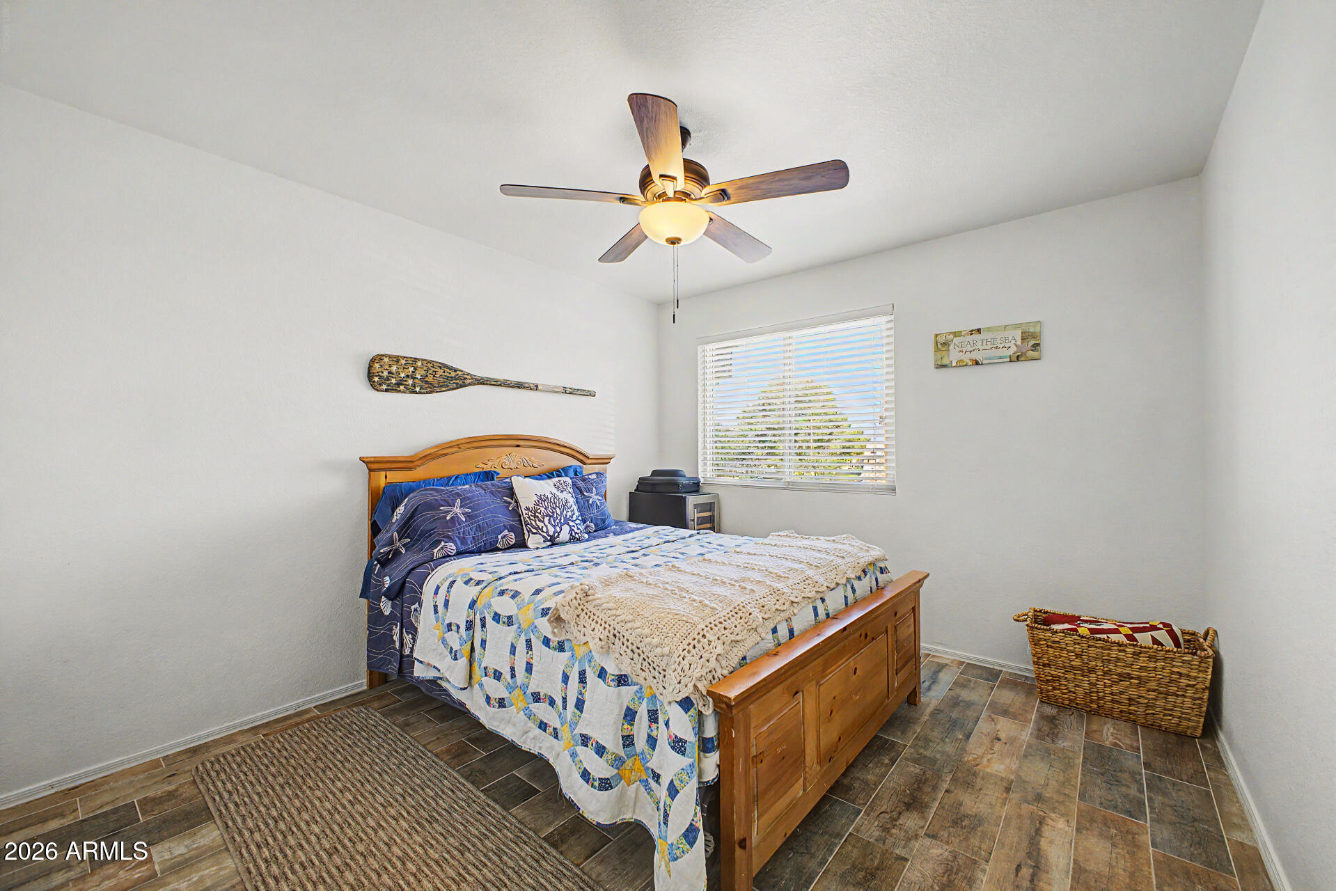 890 N CHOLLA Street