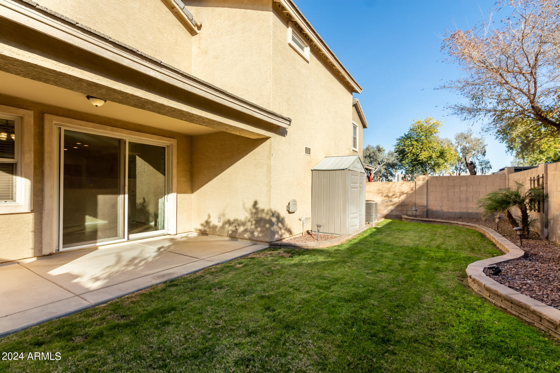 2343 E SUNLAND Avenue