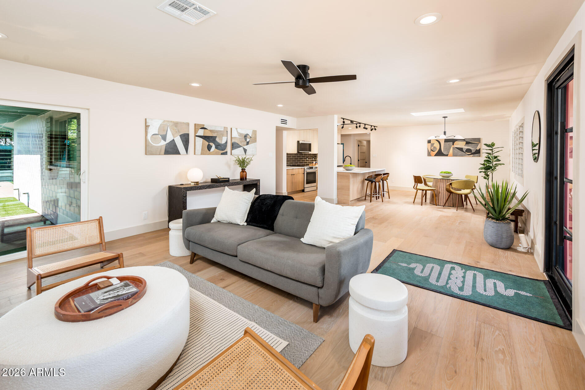 8407 E RANCHO VISTA Drive