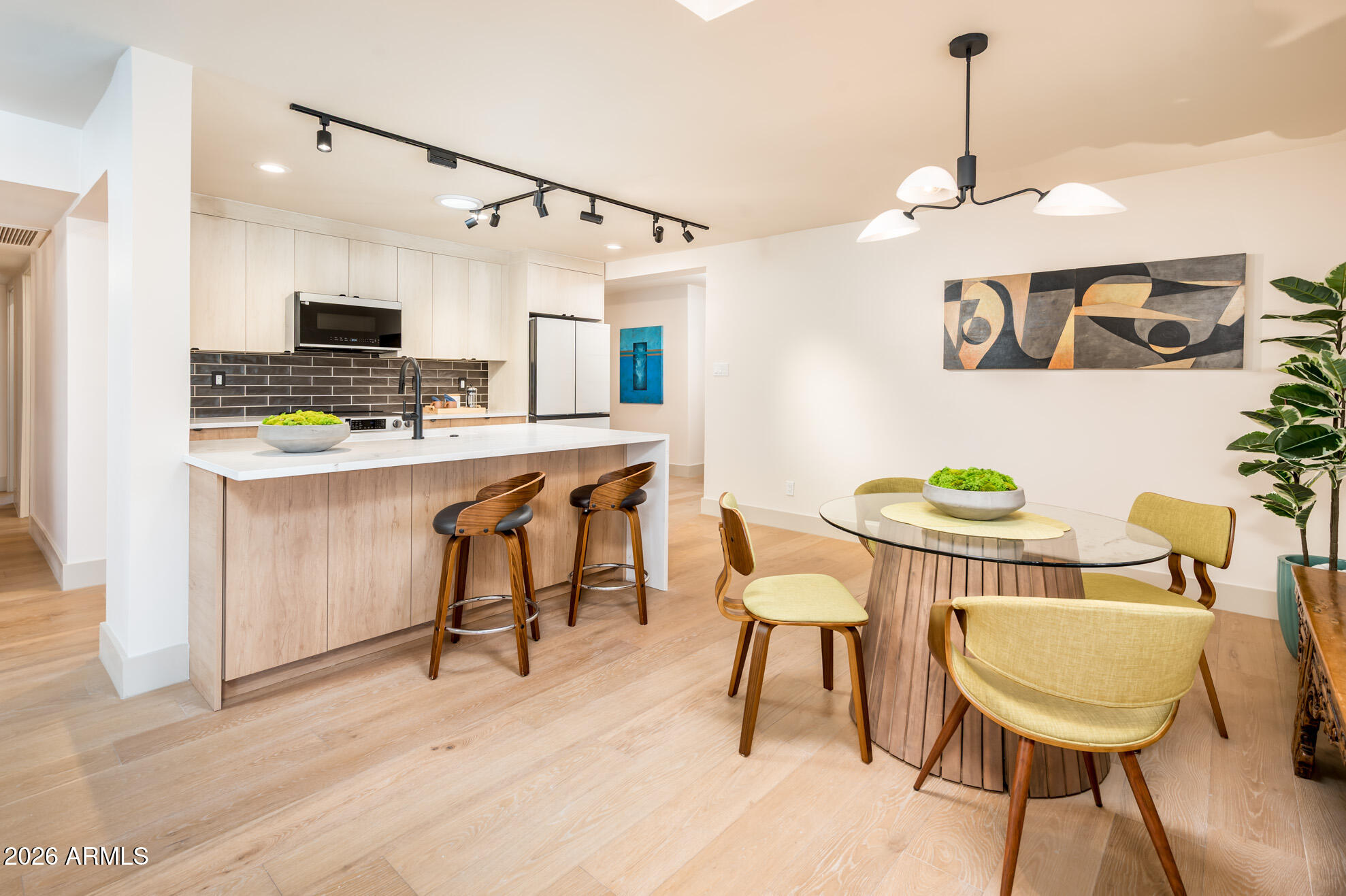 8407 E RANCHO VISTA Drive
