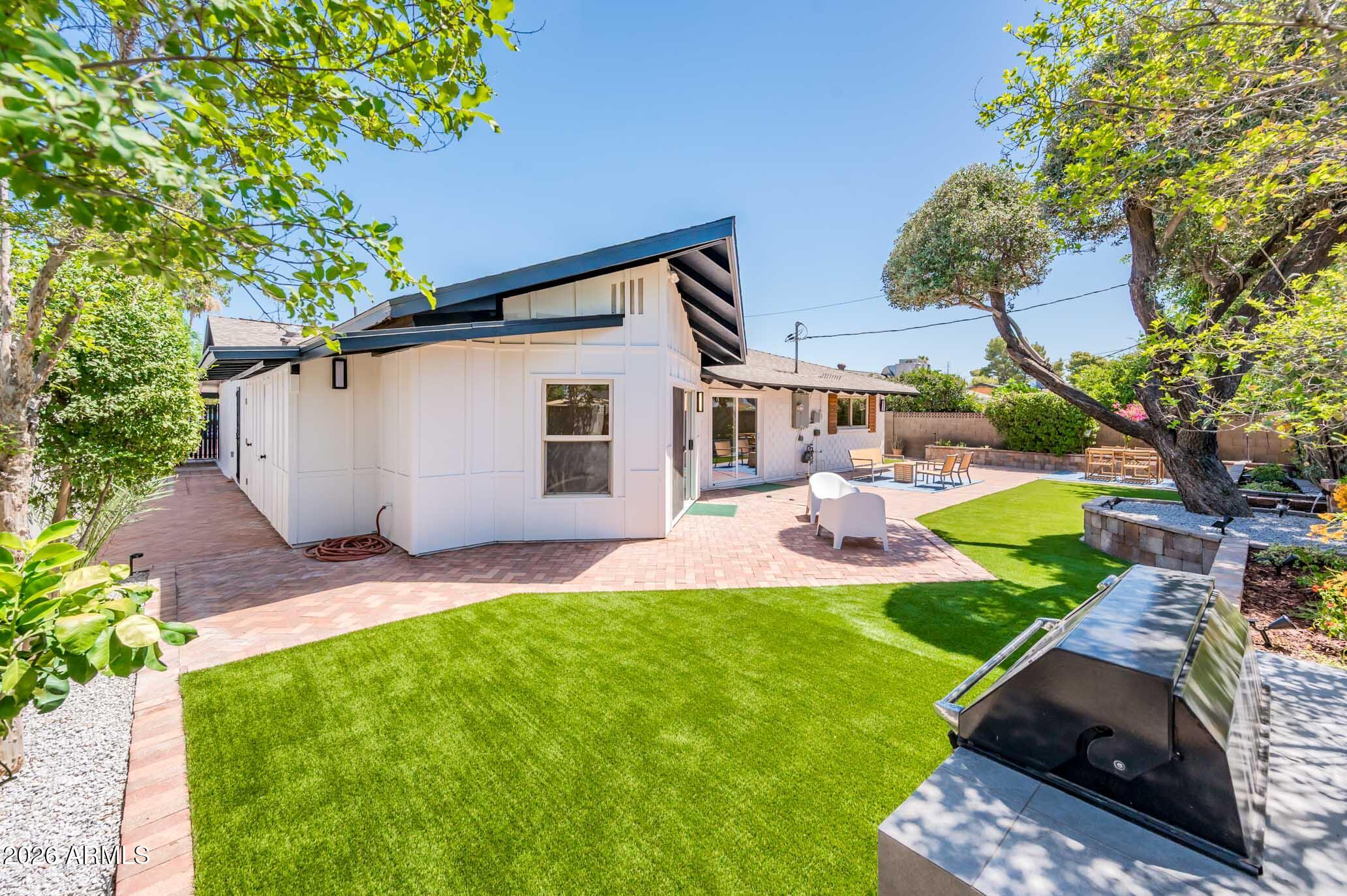 8407 E RANCHO VISTA Drive