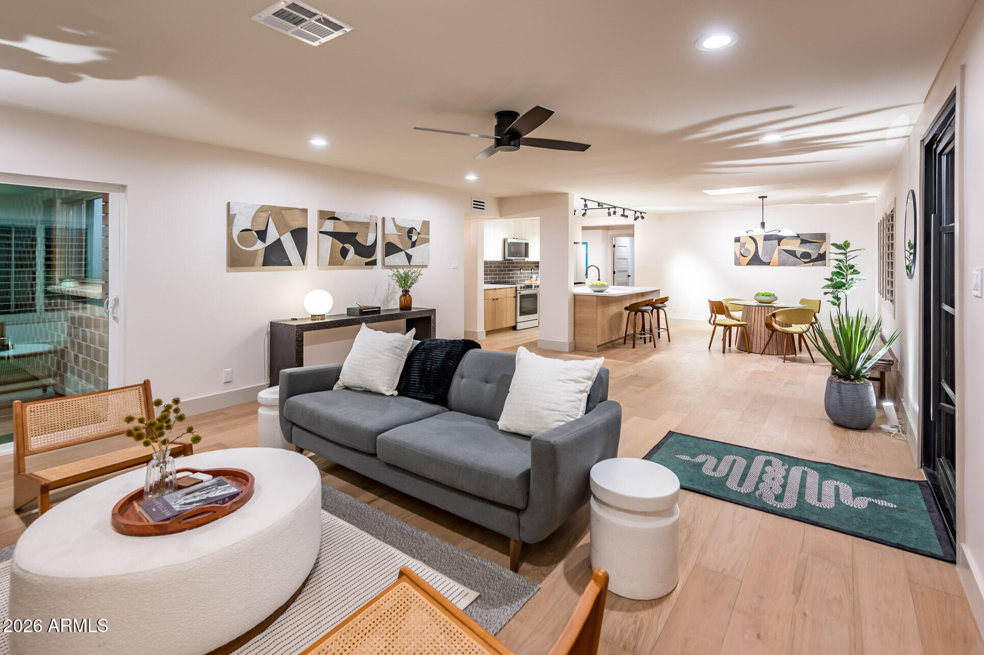 8407 E RANCHO VISTA Drive