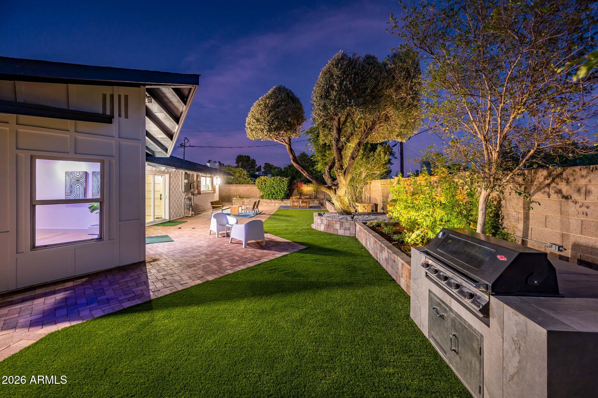 8407 E RANCHO VISTA Drive
