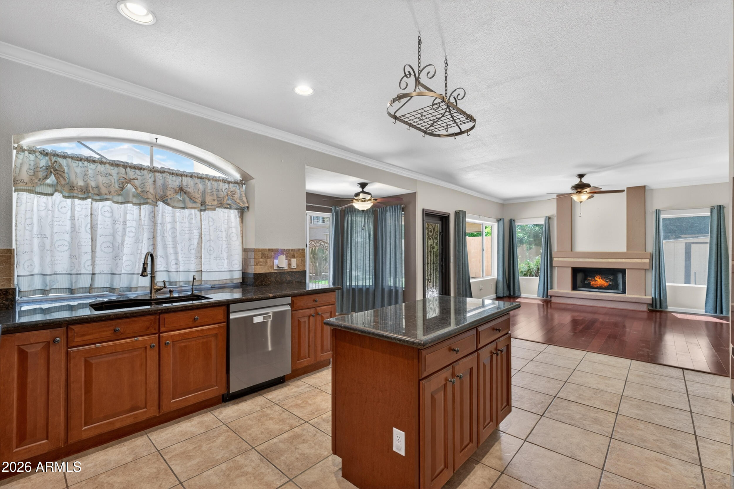 3349 E AMBERWOOD Drive
