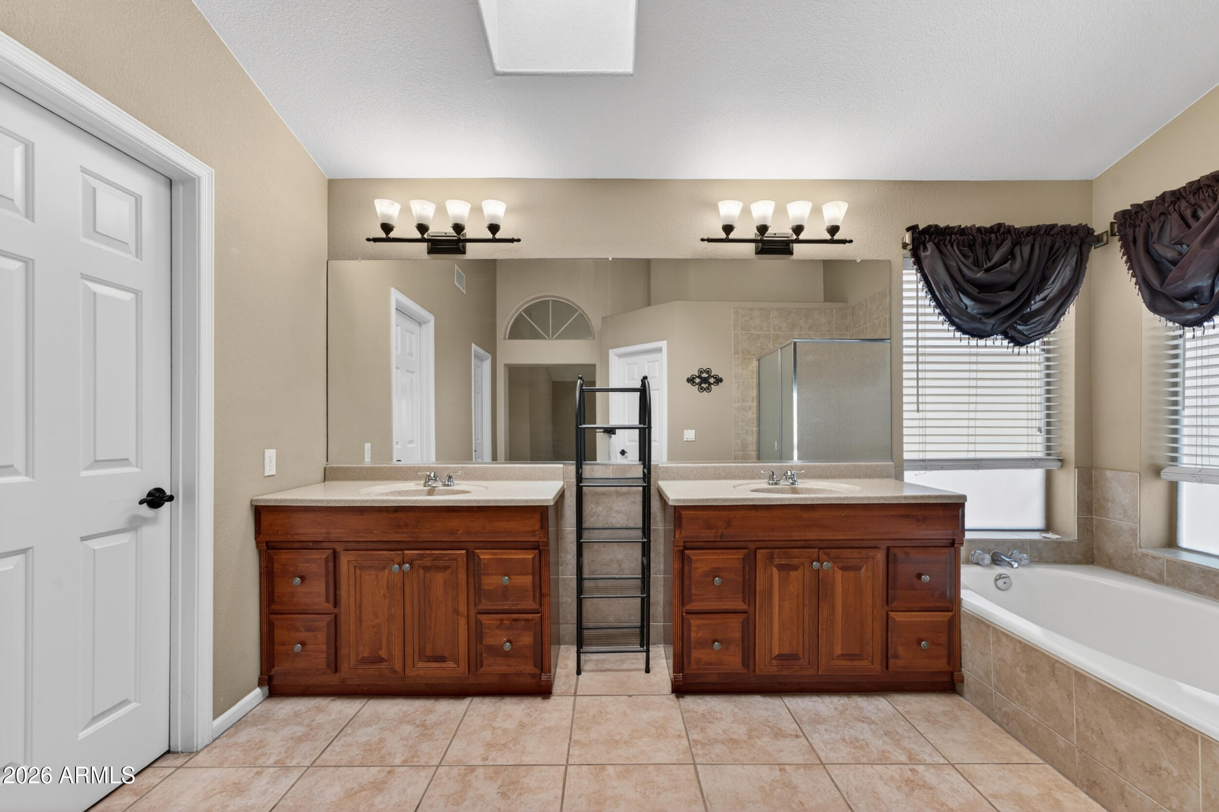 3349 E AMBERWOOD Drive