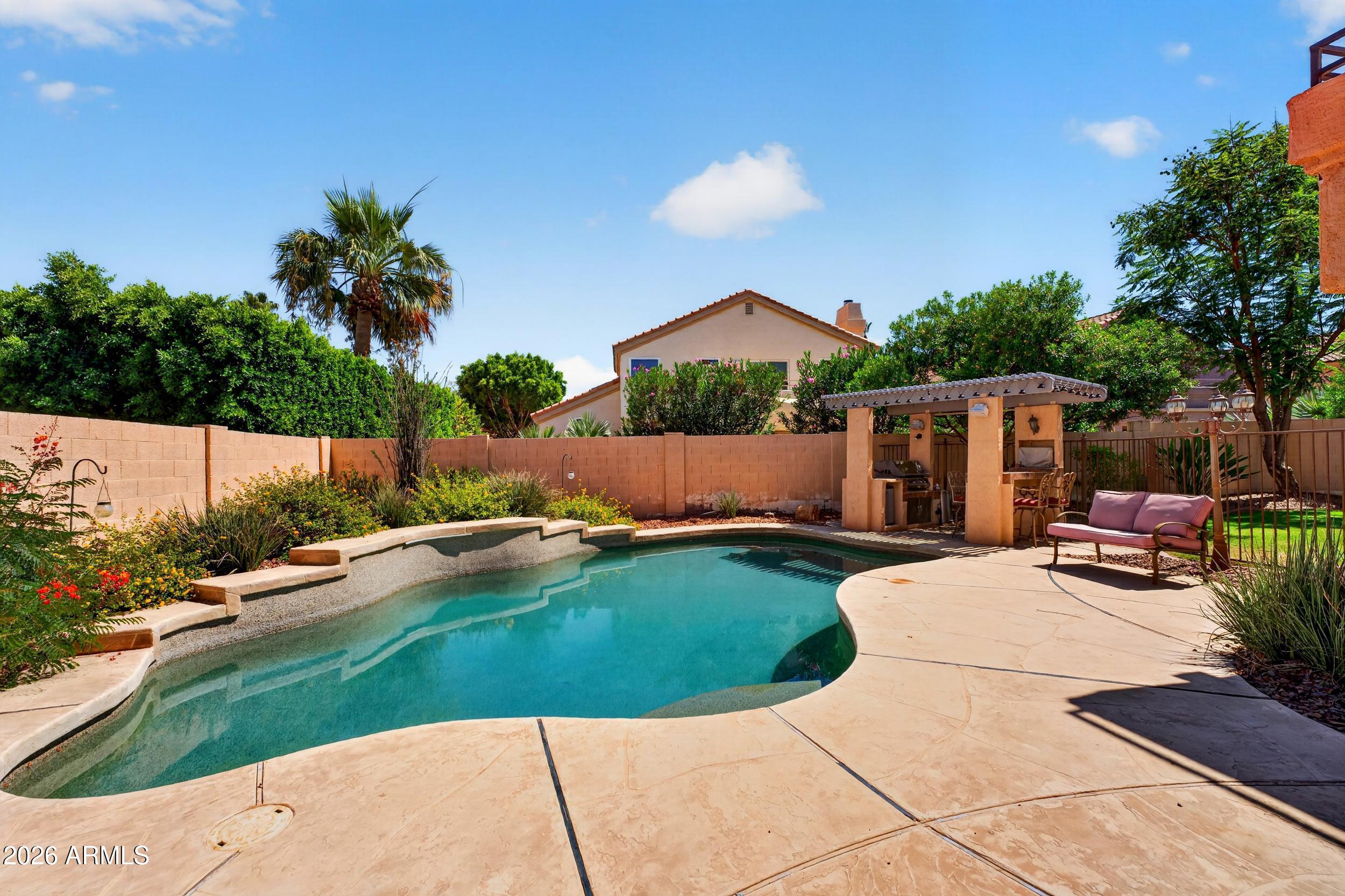 3349 E AMBERWOOD Drive