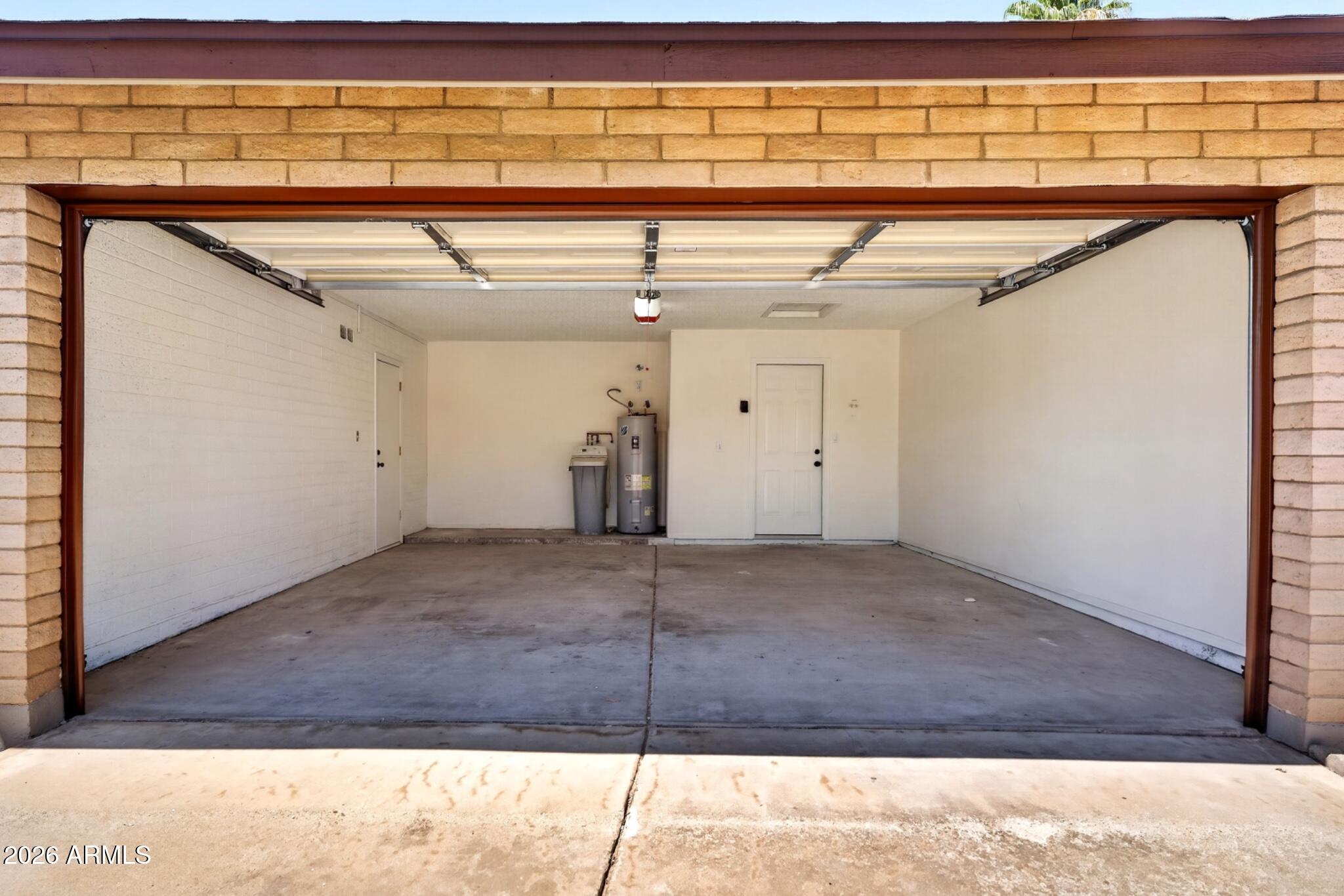 1252 W Kilarea Avenue