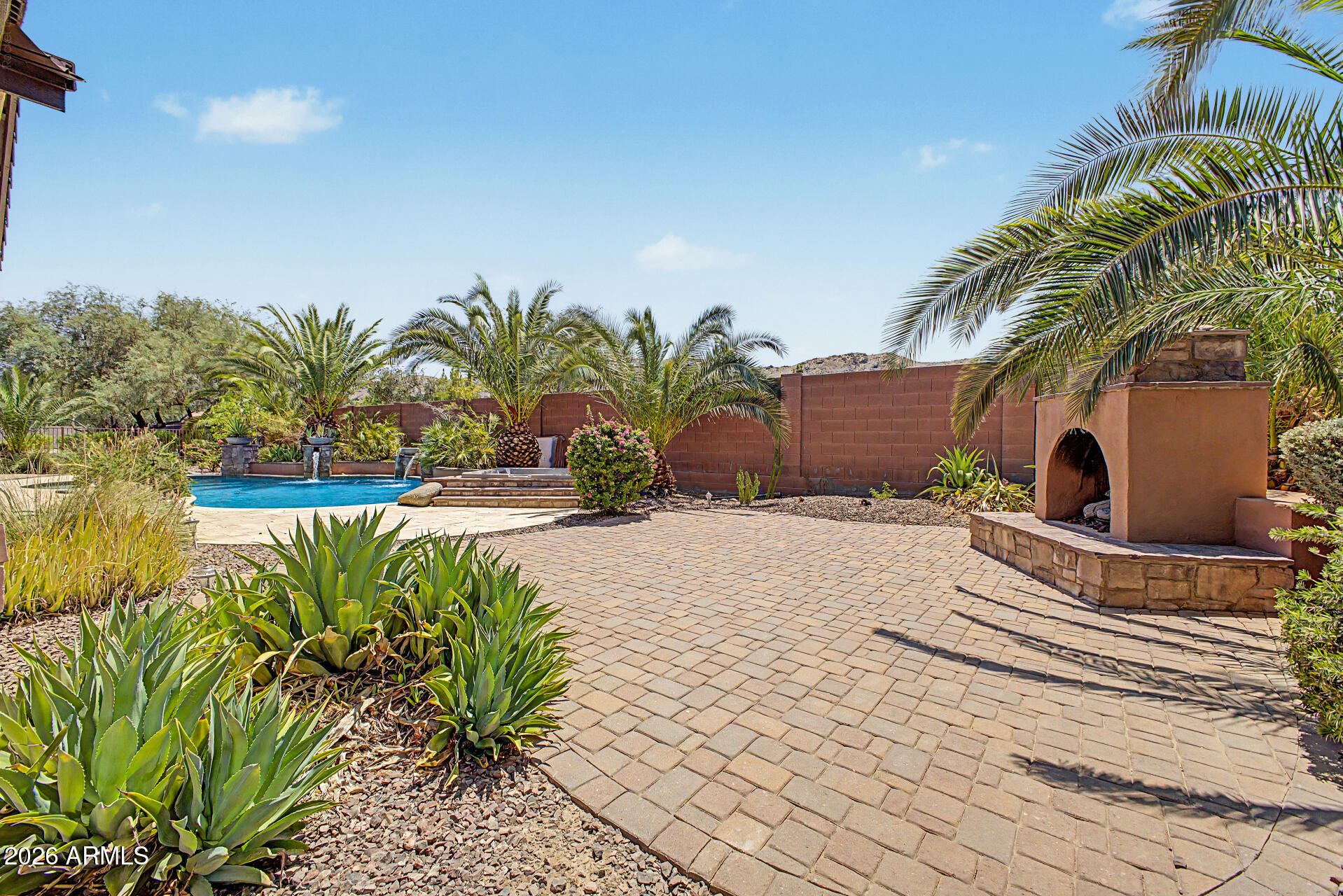 3139 E HARWELL Road