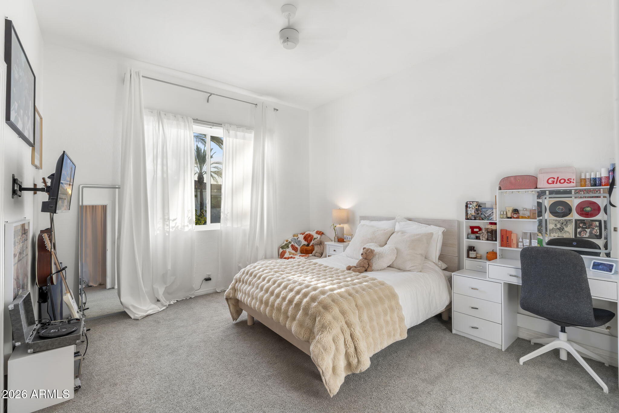 7616 E SIERRA VISTA Drive