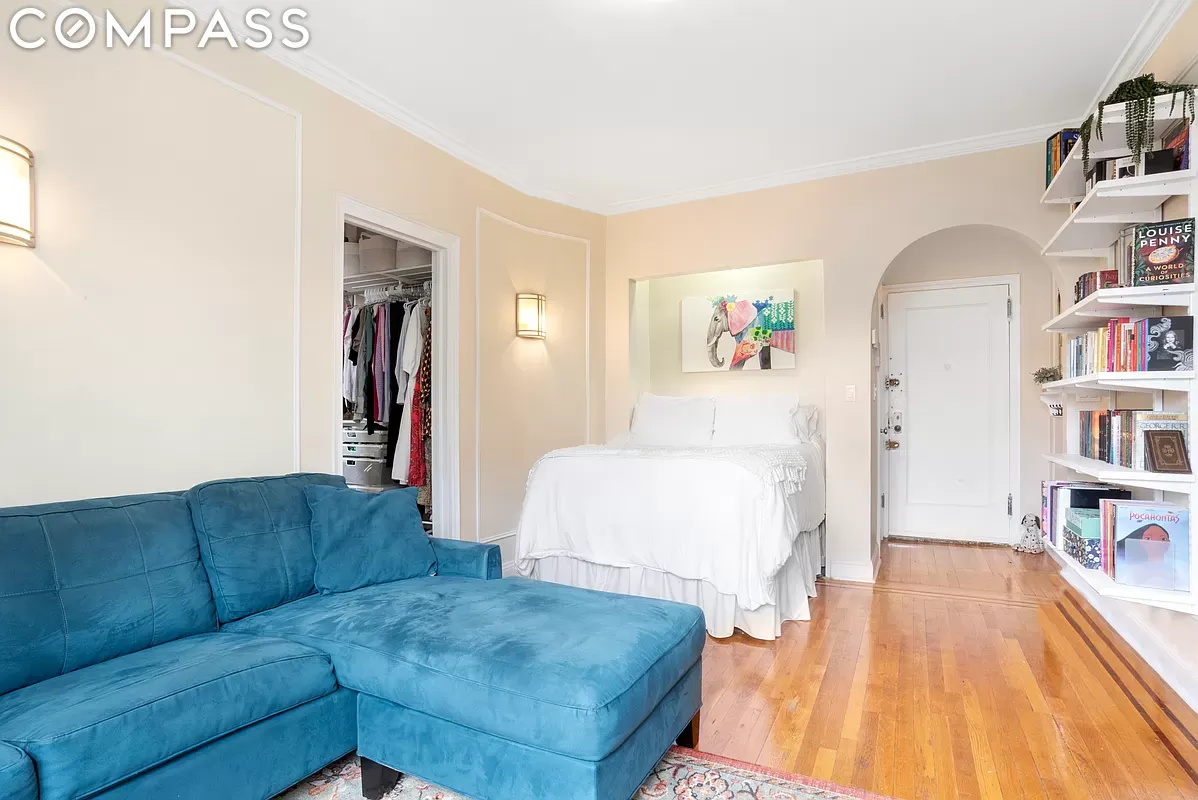 225 Bennett Avenue 4C