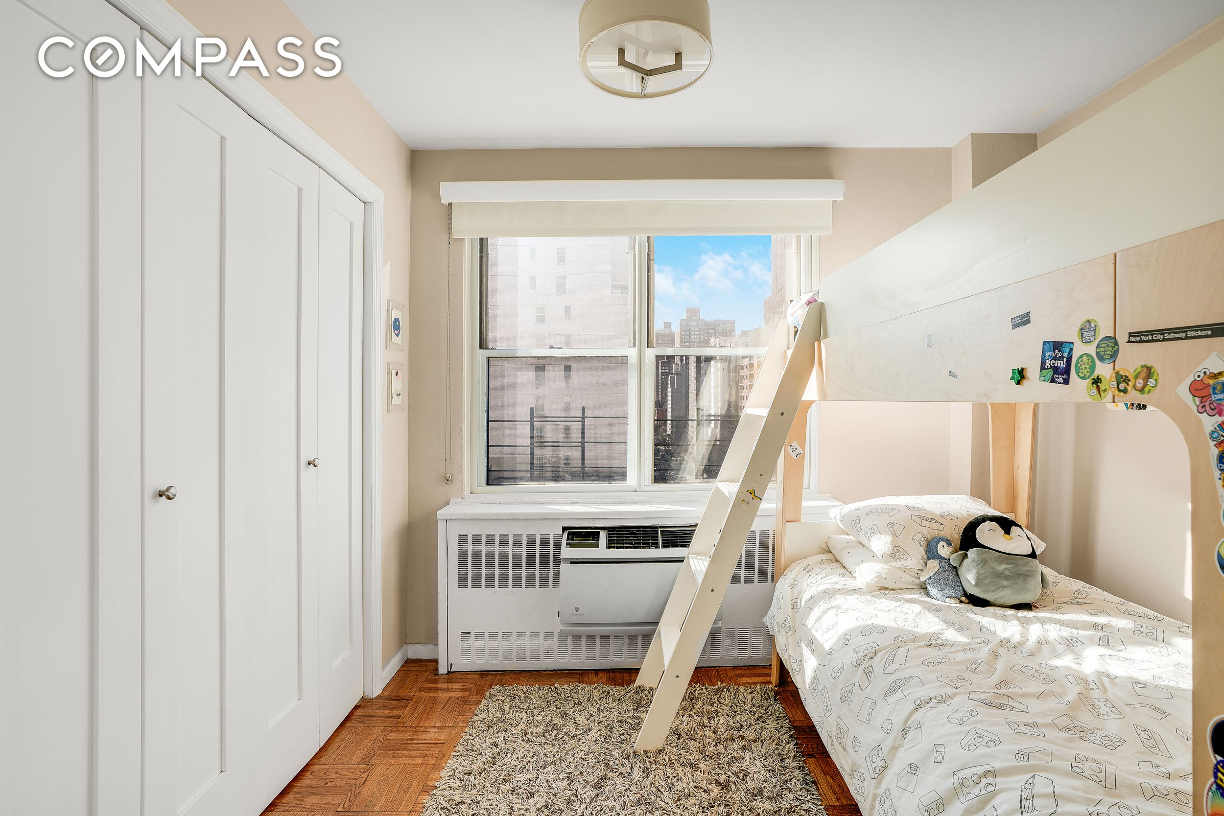 201 E 37th Street 11D
