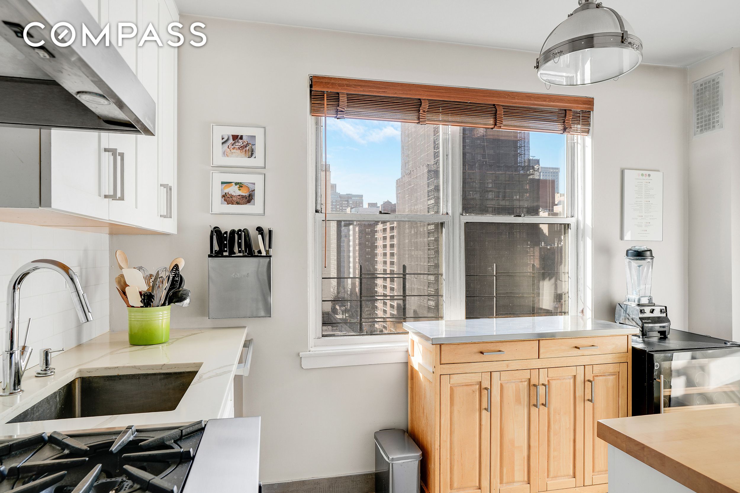 201 E 37th Street 11D