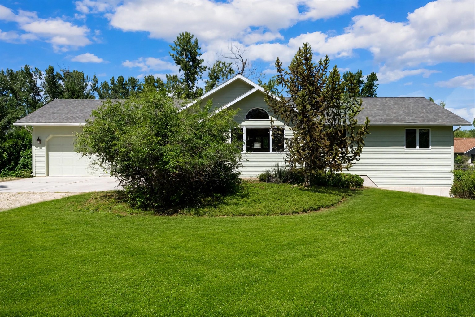 292 Tie Chute Lane
