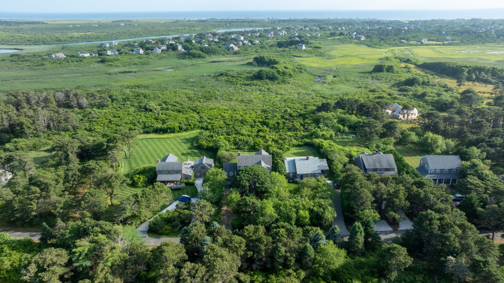 18 Creek Lane