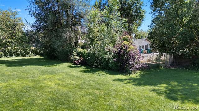 1115 W Quincy Avenue