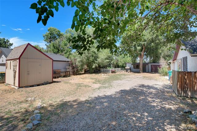 1115 W Quincy Avenue