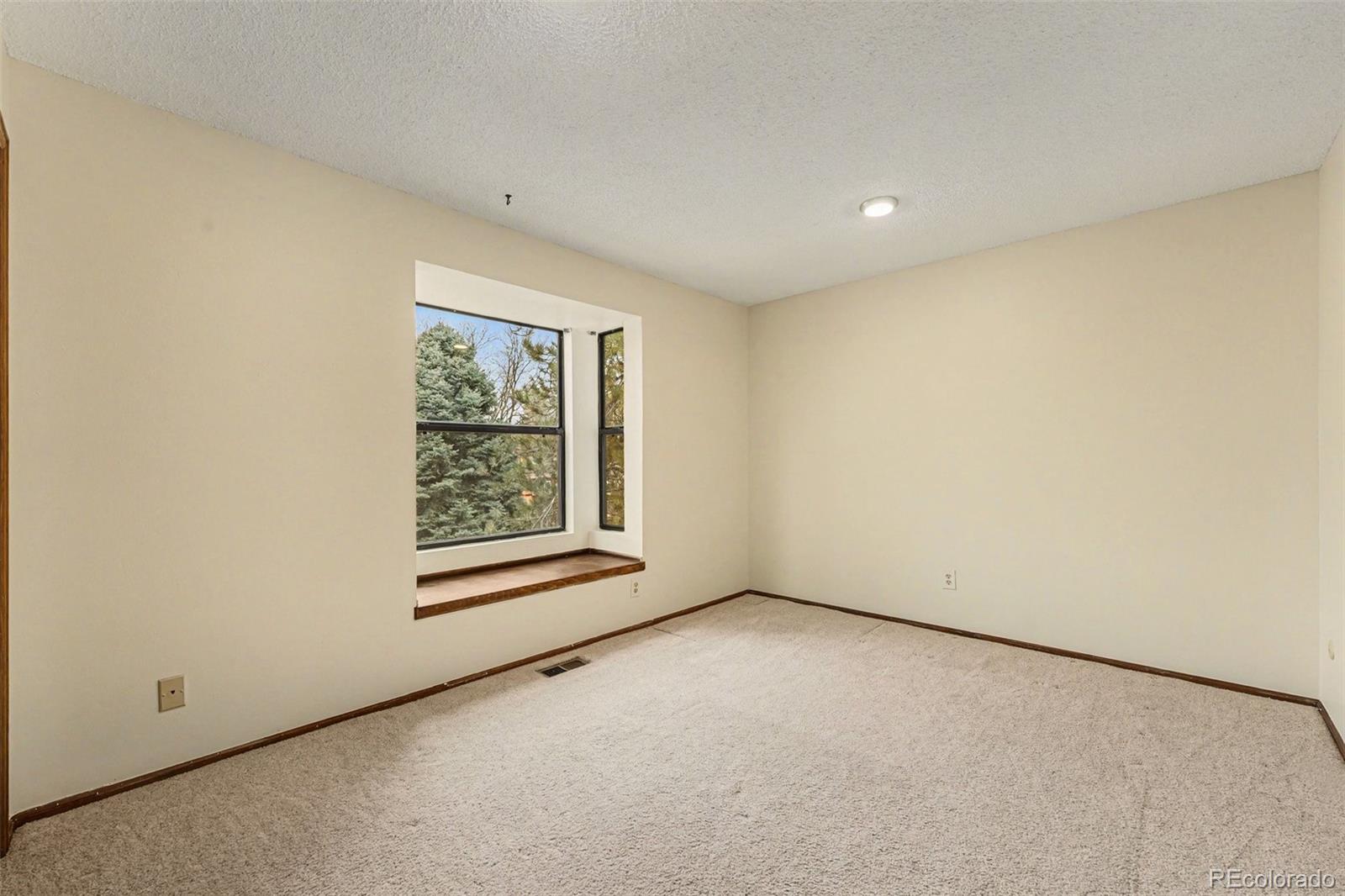 11382 W Berry Avenue