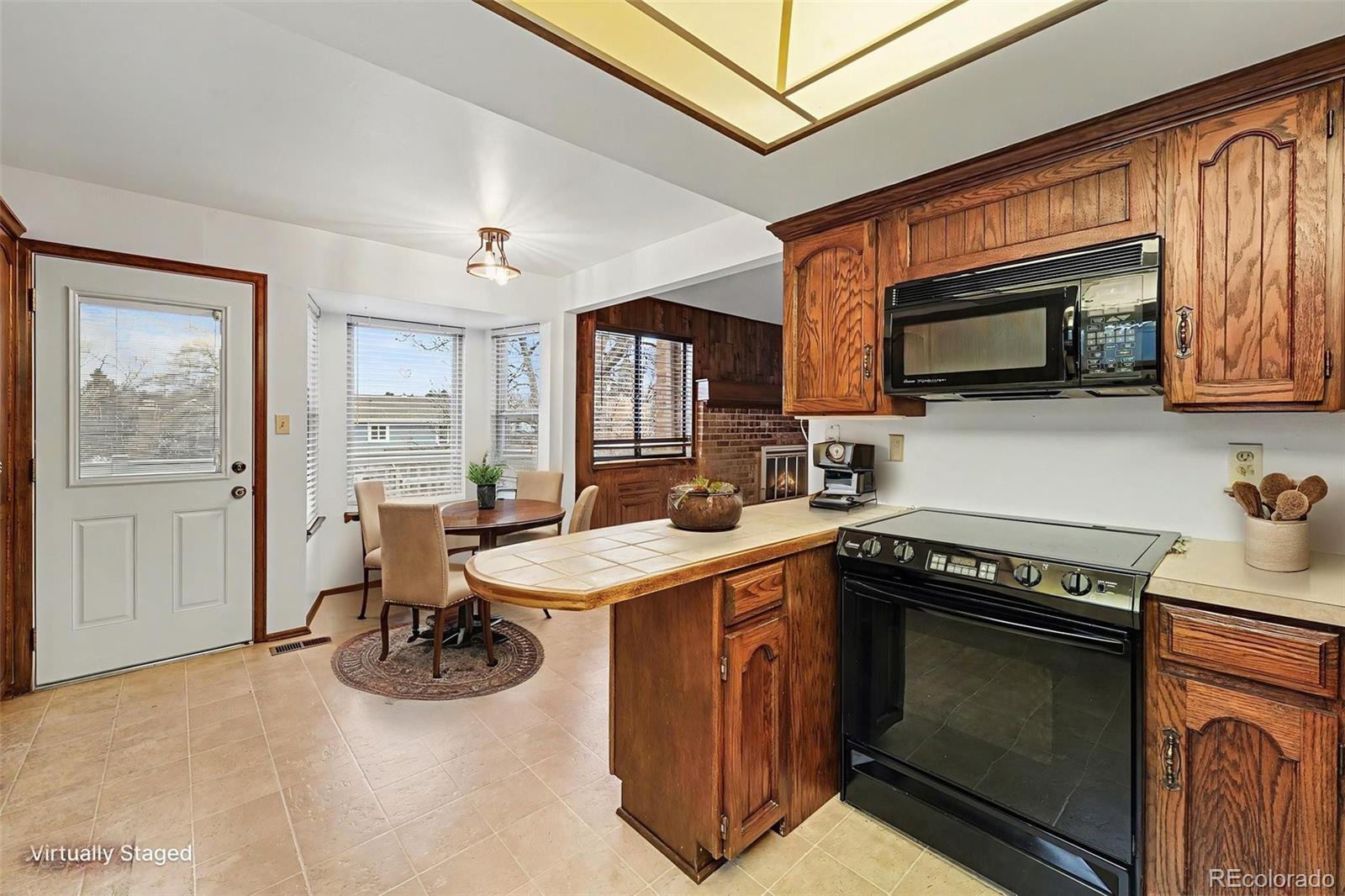 11382 W Berry Avenue