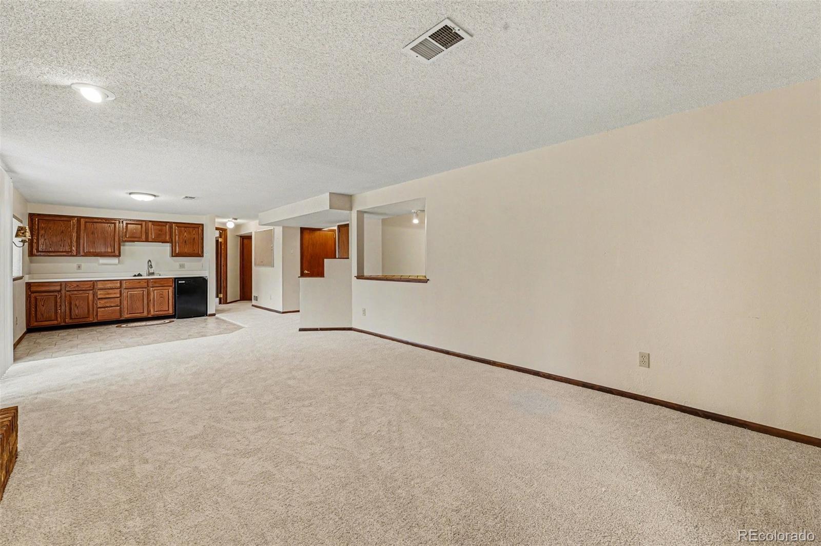 11382 W Berry Avenue