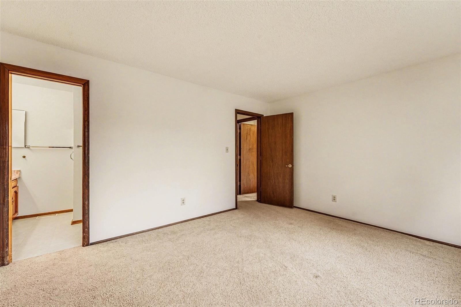 11382 W Berry Avenue