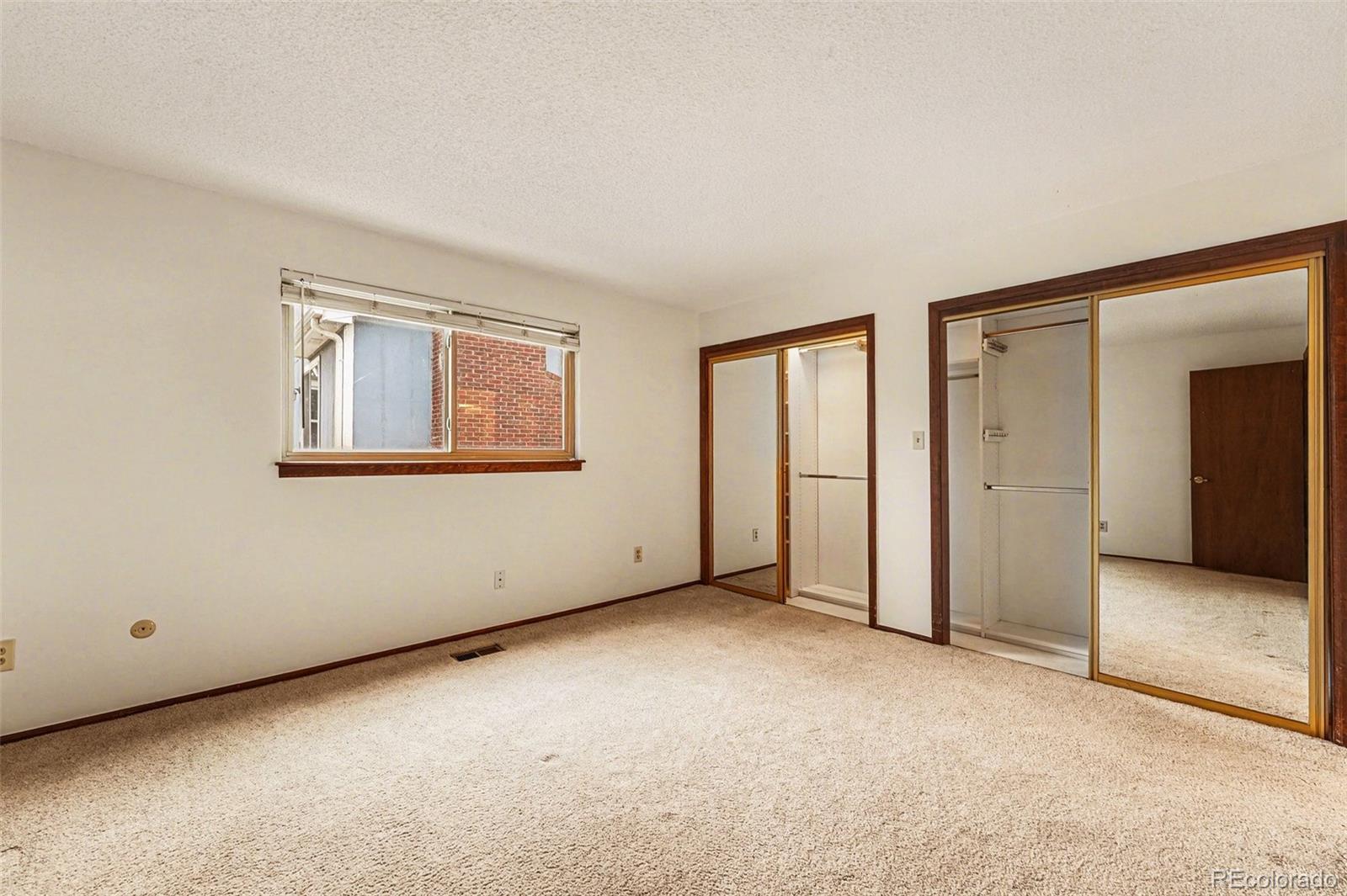 11382 W Berry Avenue