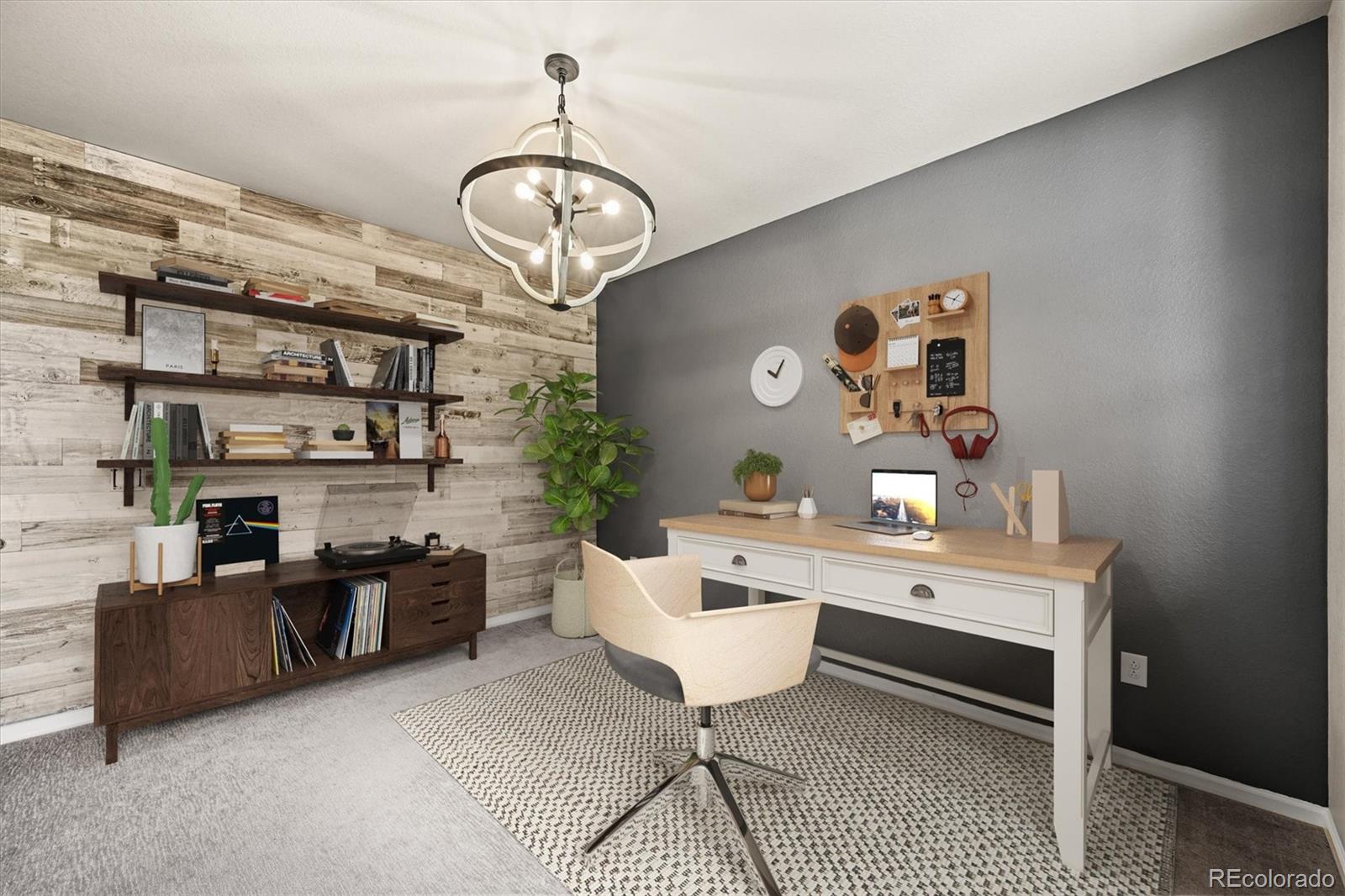 18221 House Finch Lane