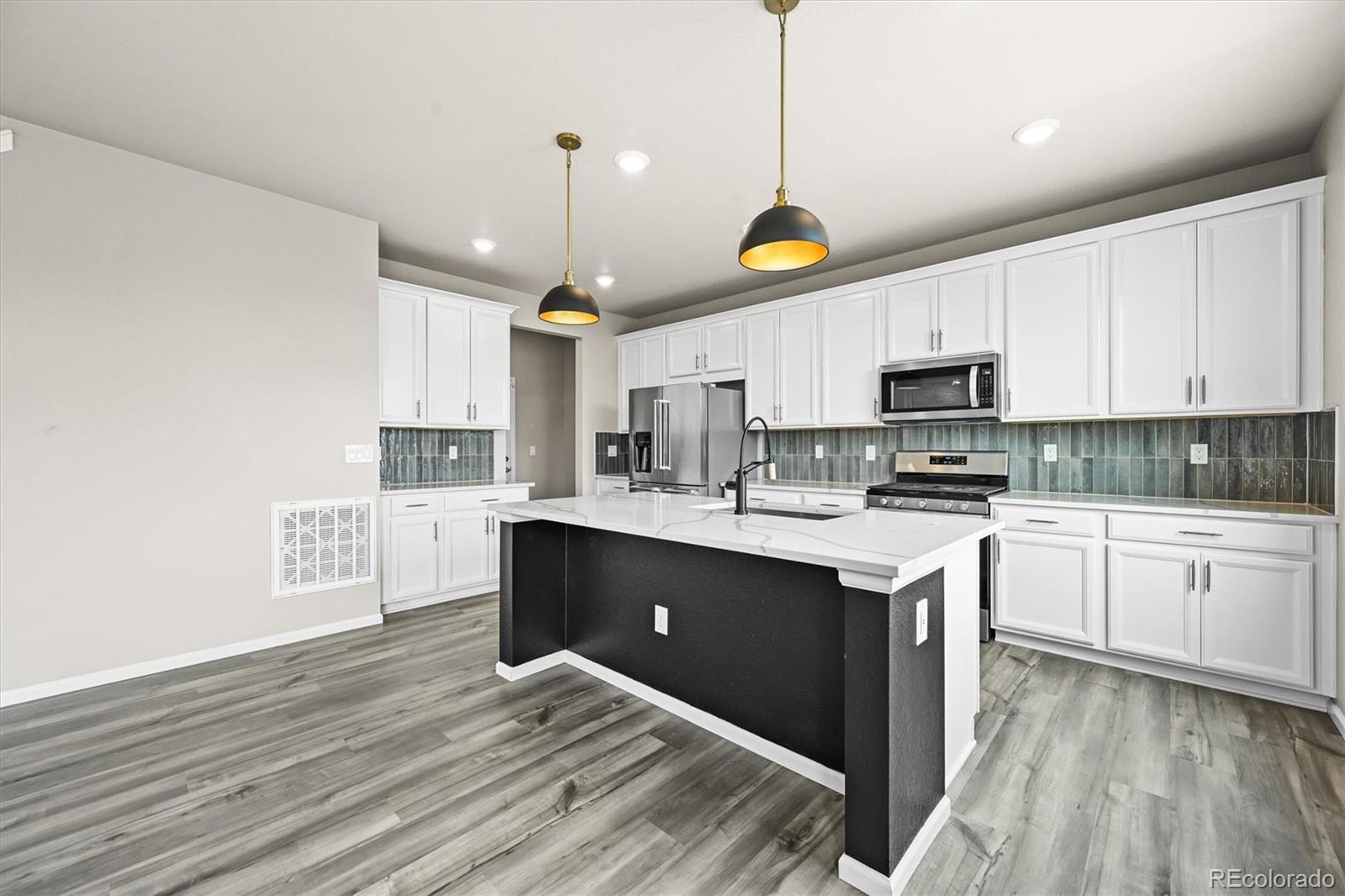 18221 House Finch Lane