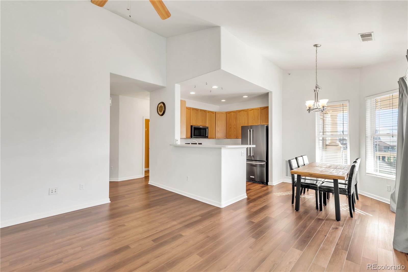 8456 S Hoyt Unit: 301